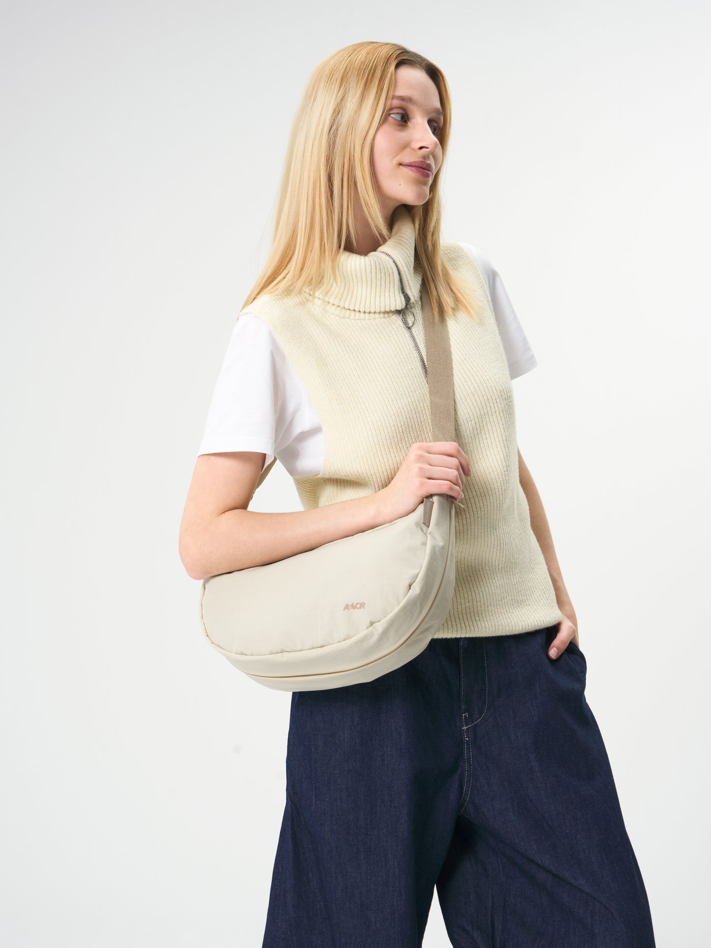 AVR-BLW-001-10058-AEVOR-Bike-Sling-Bag-Off-White-51