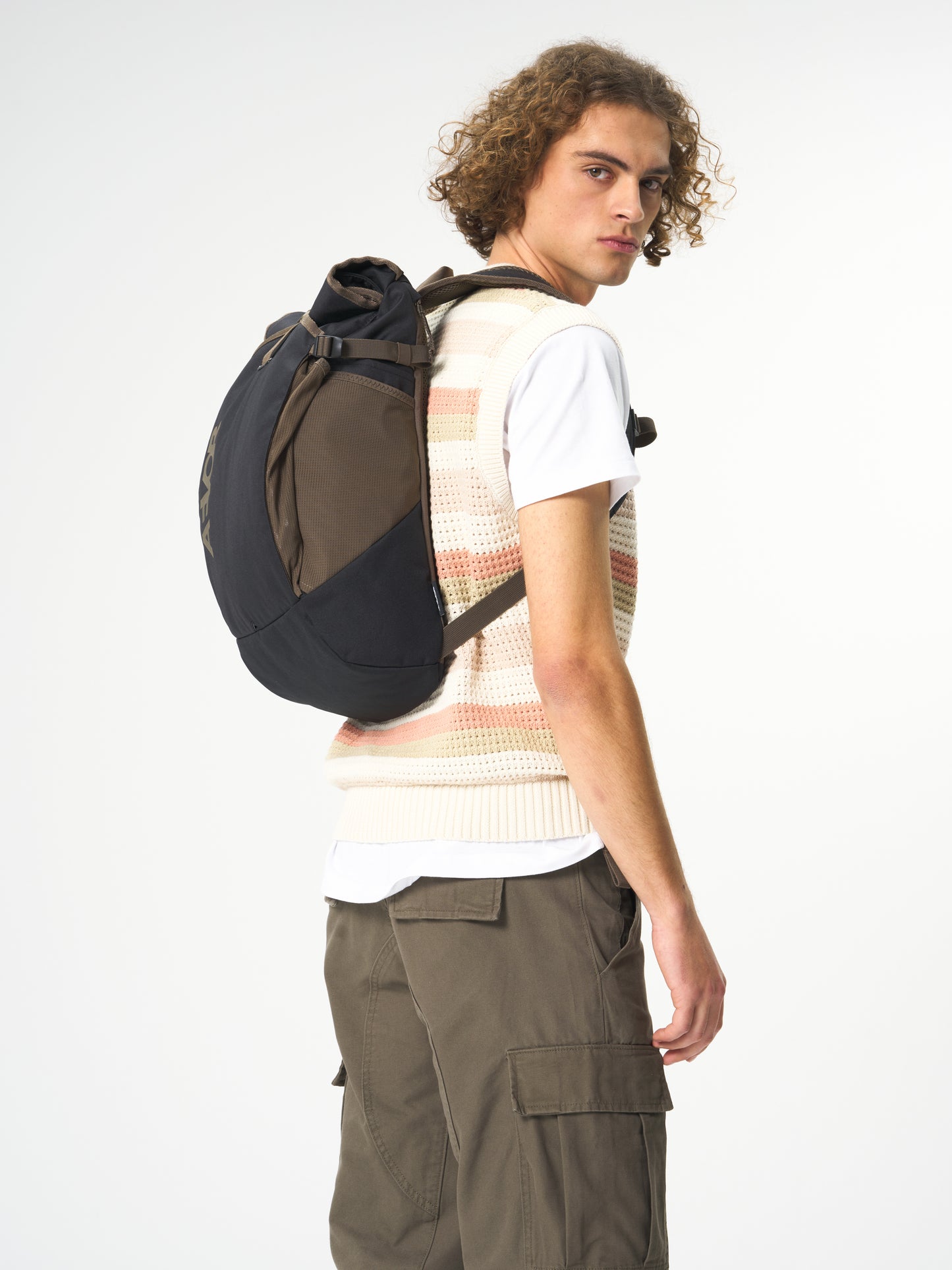 AVR-RPL-001-20142-AEVOR-Roll-Pack-Black-Olive-51