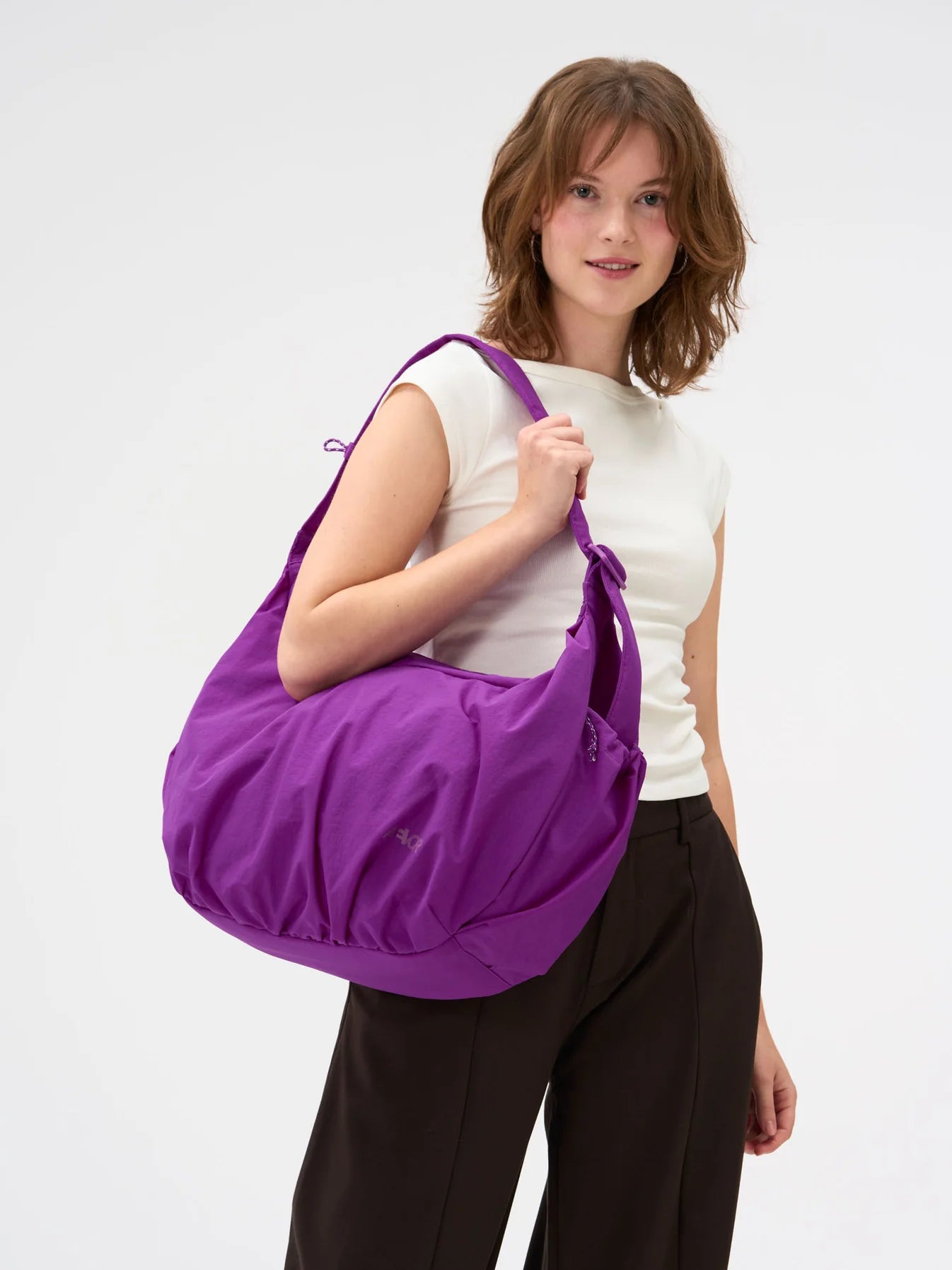 Aevor - SLOUCHY BAG - Electric Fuchsia