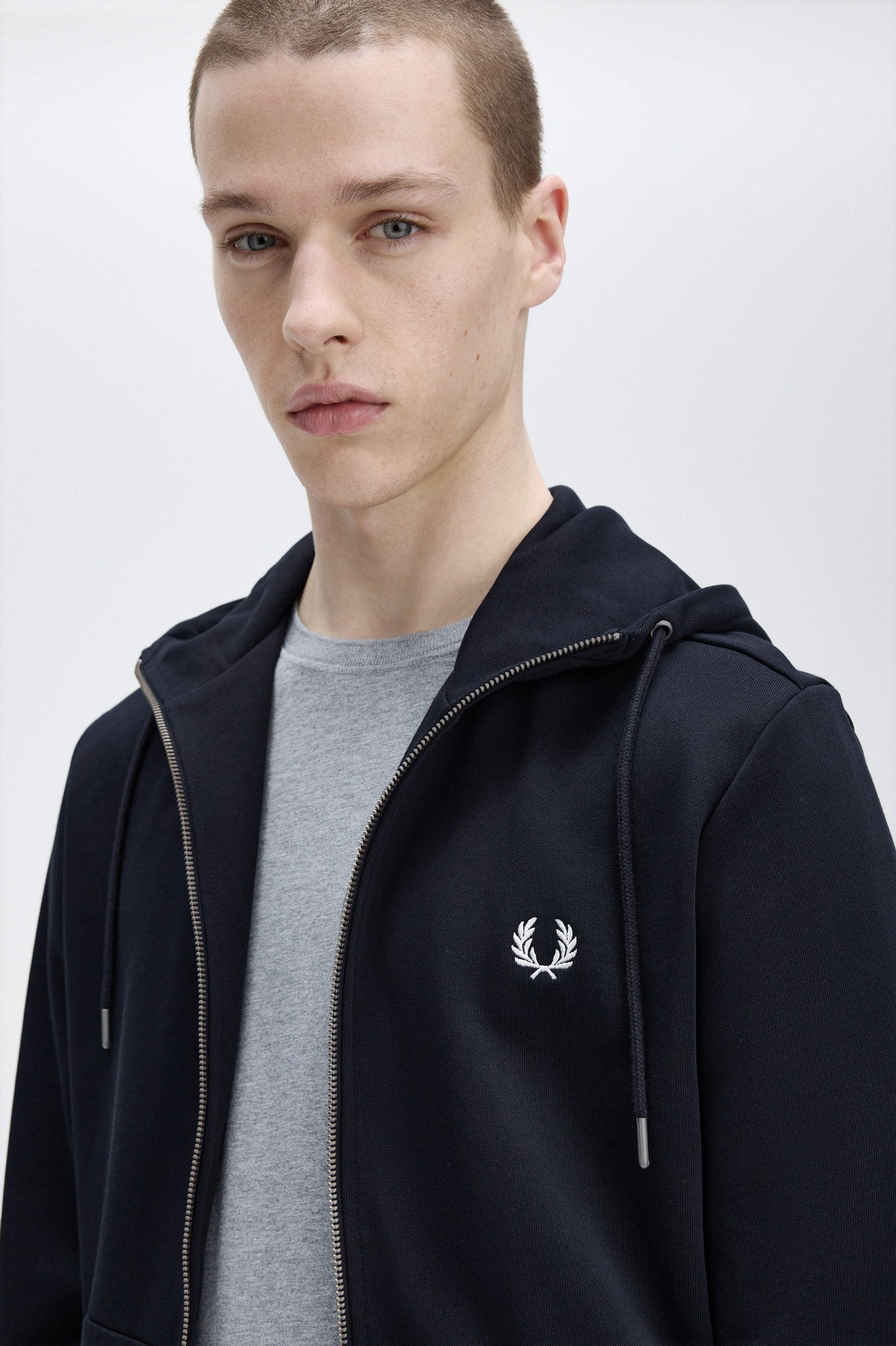 Fred Perry - HOODED ZIP TROUGH - Navy