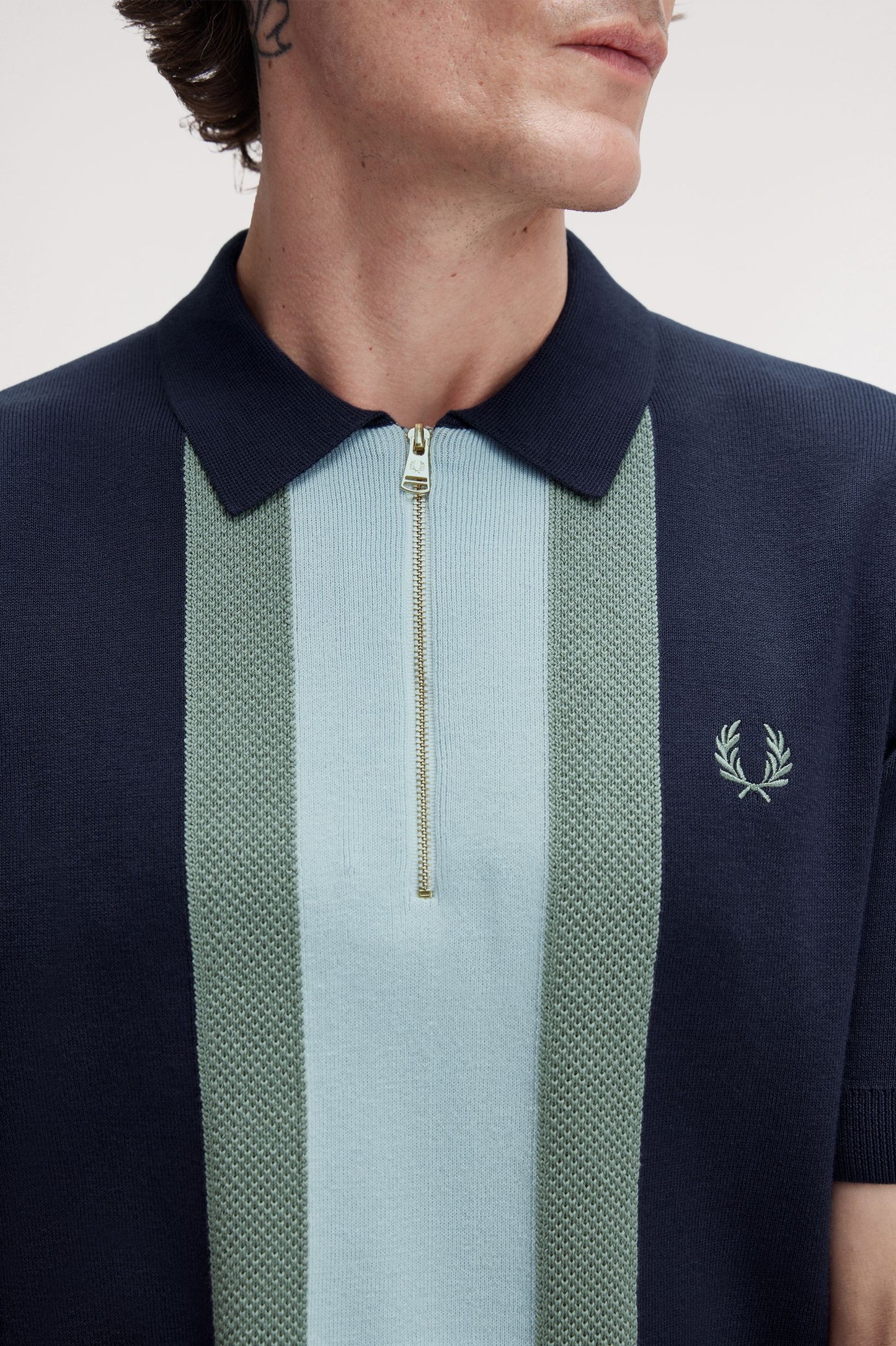 Fred Perry - TEXTURED STRIPE KNITTED SHIRT - Dark Airforce