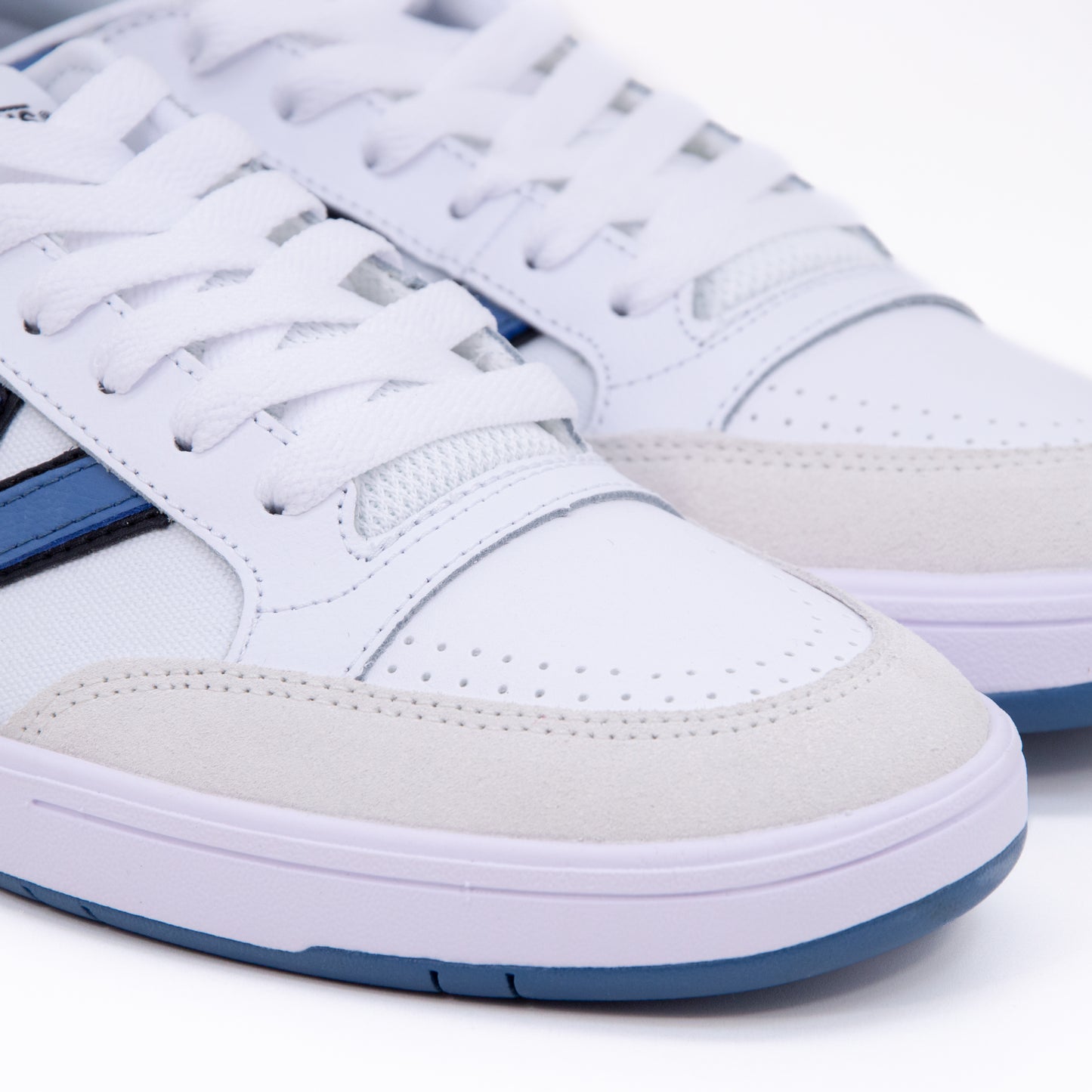 Lowland-cc-sportblue-truewht-toe