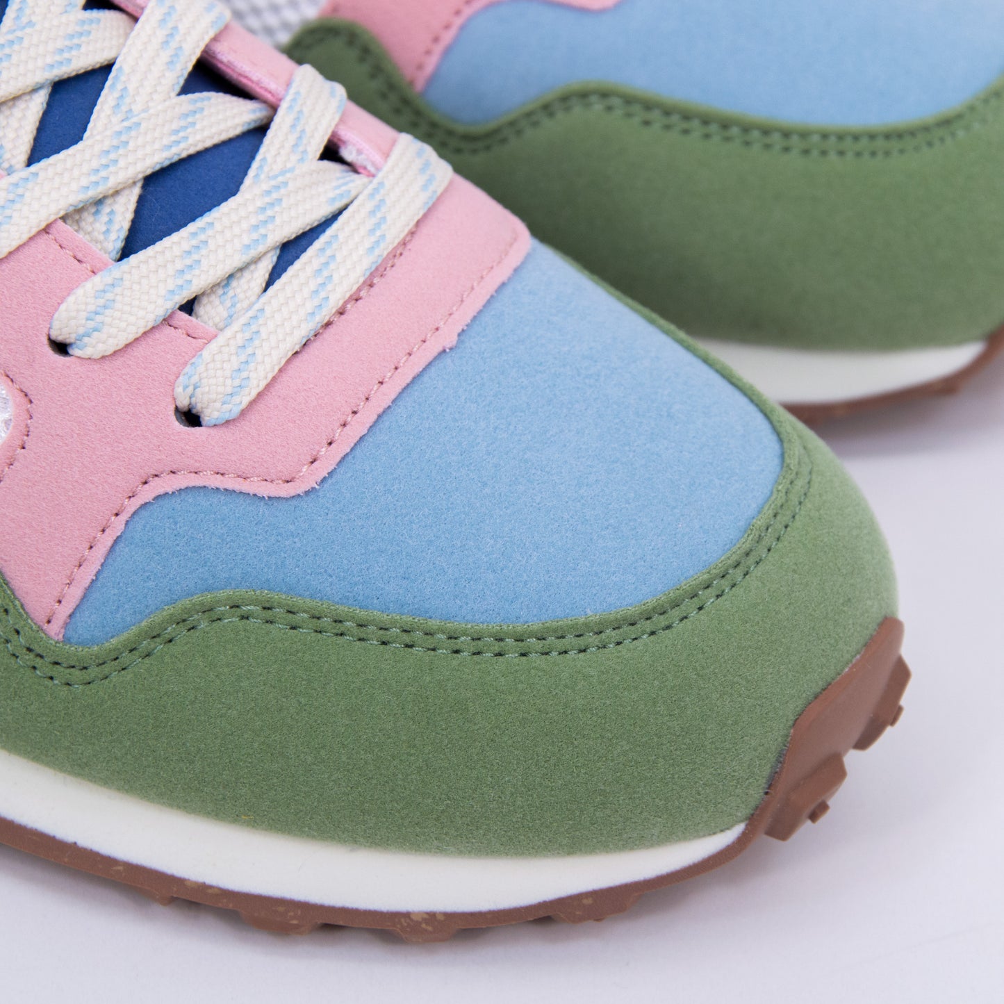 M.Moustache-Gabrielle-pistachio-detail 2