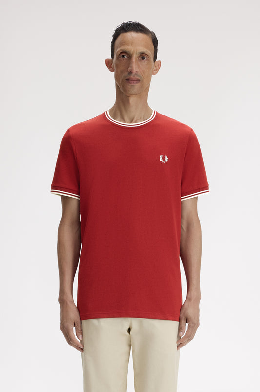 Fred Perry - TWIN TIPPED T-SHIRT - Burnt Red/Snow White