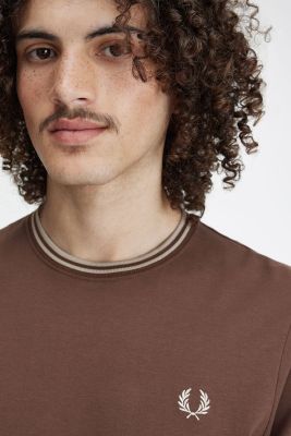 Fred Perry - TWIN TIPPED T-SHIRT