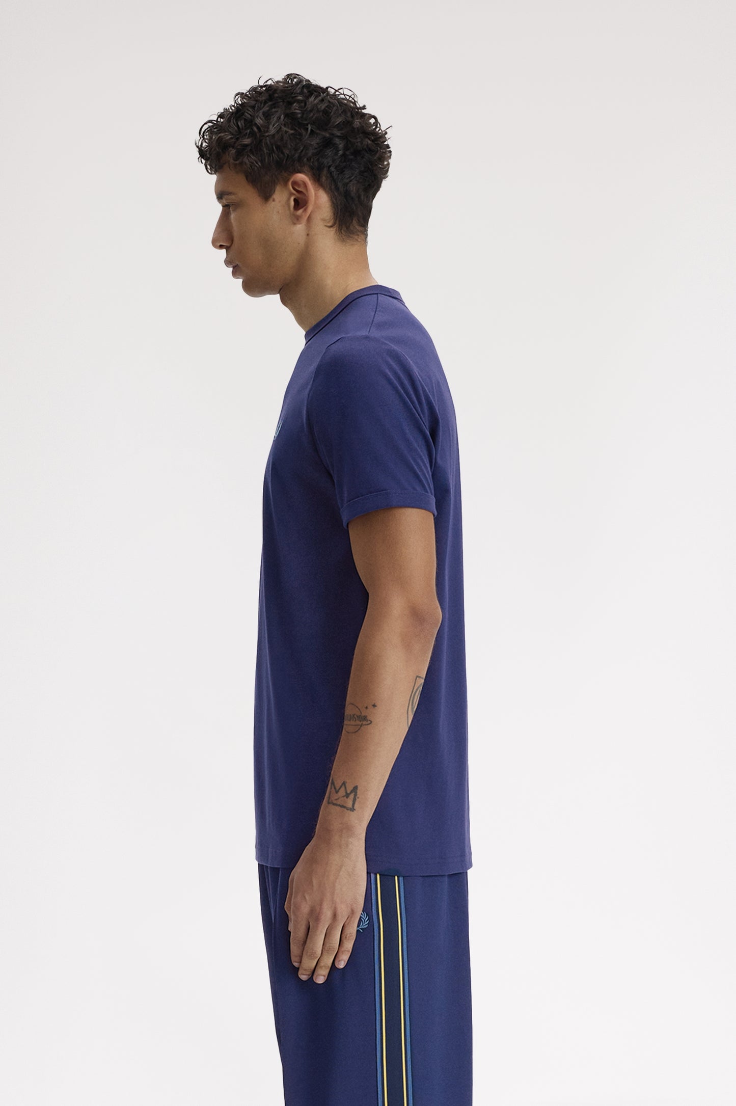 Fred Perry - RINGER T-SHIRT - Tennis Blue