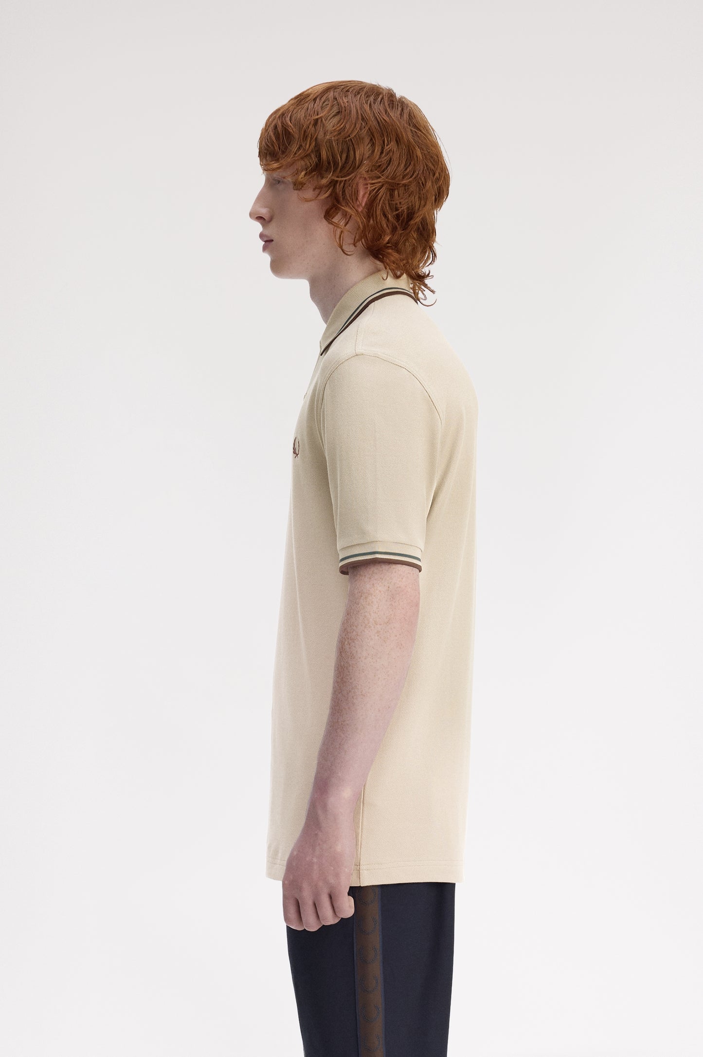 Fred Perry - TWIN TIPPED POLO SHIRT - Warmoat/Courtgreen/Browntobacco