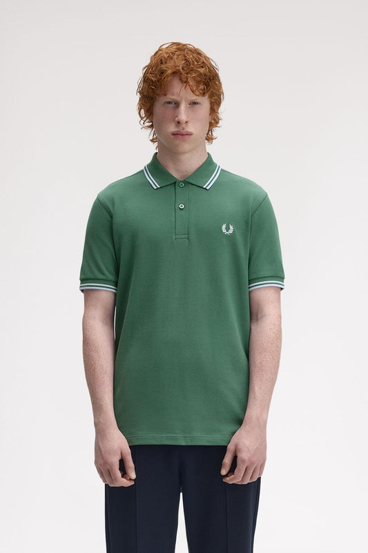 Fred Perry - TWIN TIPPED FRED PERRY SHIRT - Sport Green/Track Blue/Track Blue