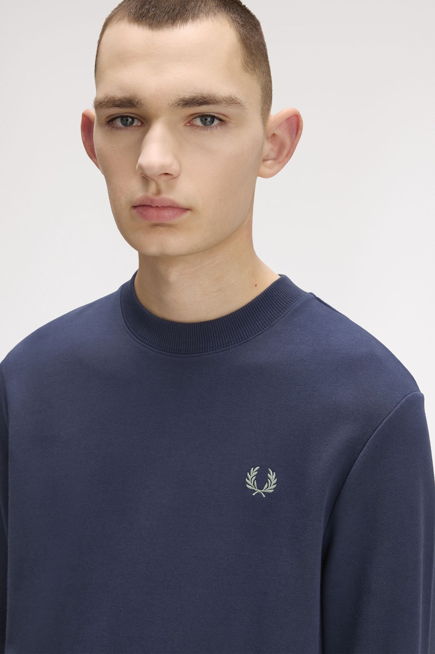 Fred Perry - CREW NECK SWEATSHIRT - Dark Airforce/Lightice/Bayleaf
