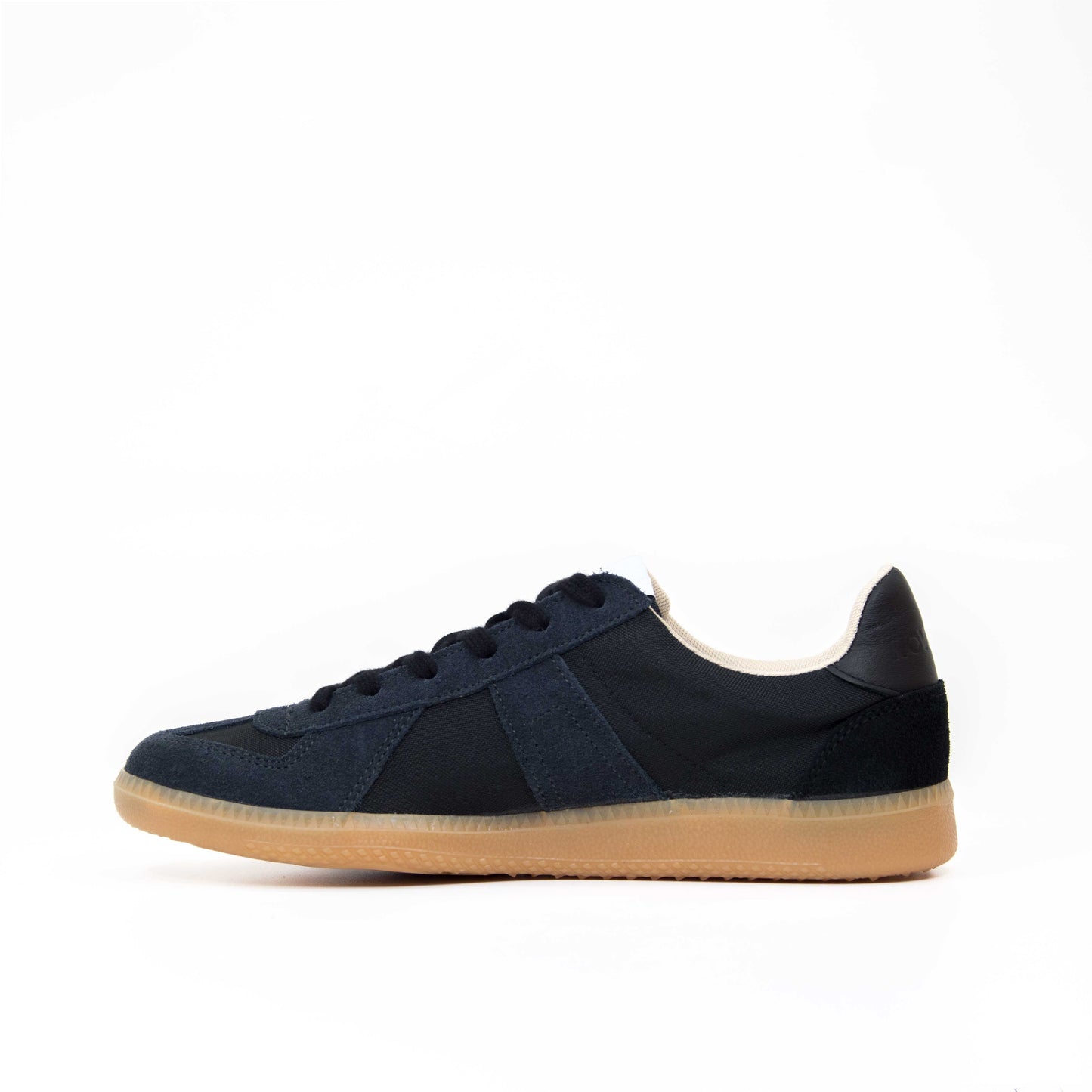Novesta-GAT-Summer-Black-Transparent.04