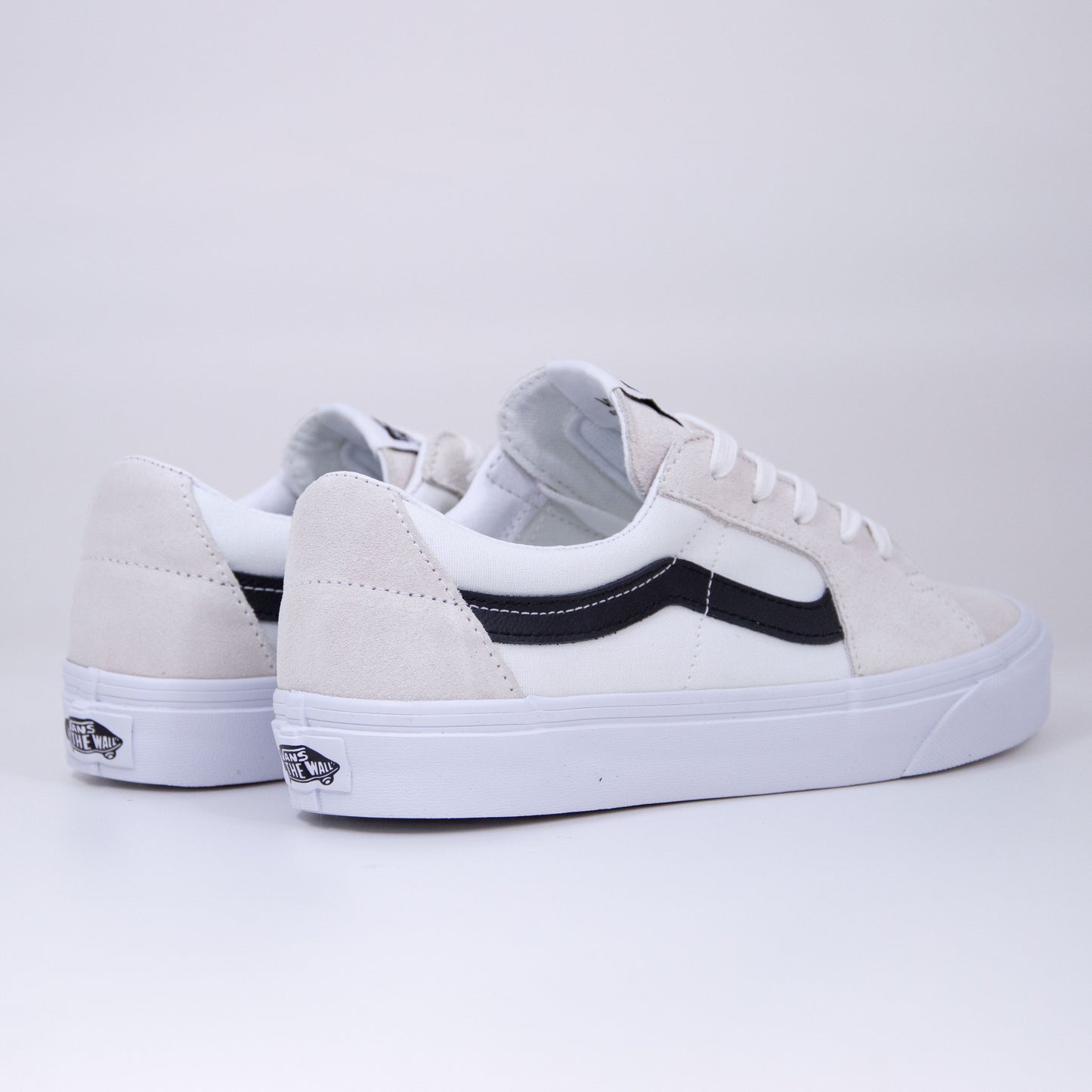 Sk8-Low---Contrast-White_Black_10