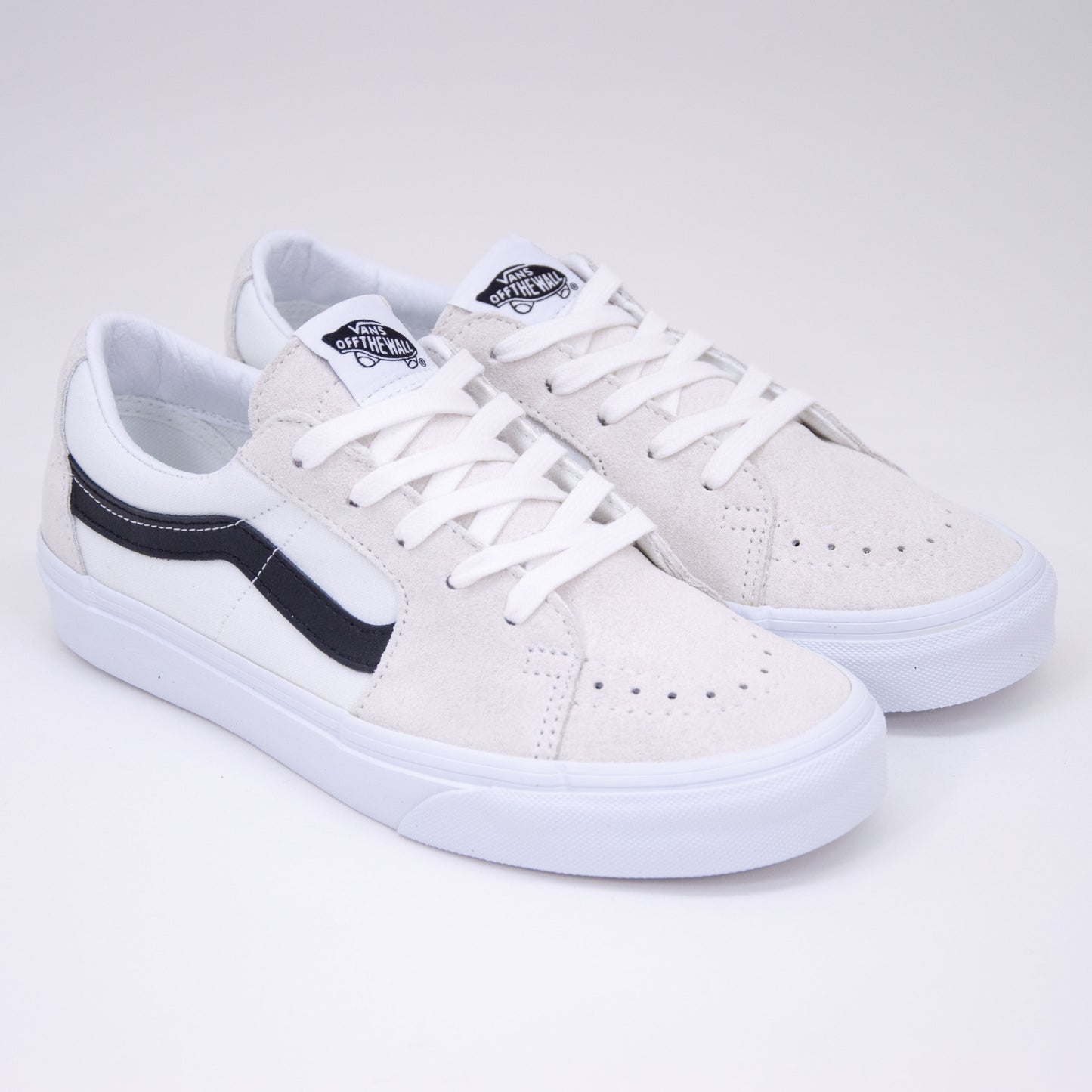 Sk8-Low---Contrast-White_Black_9