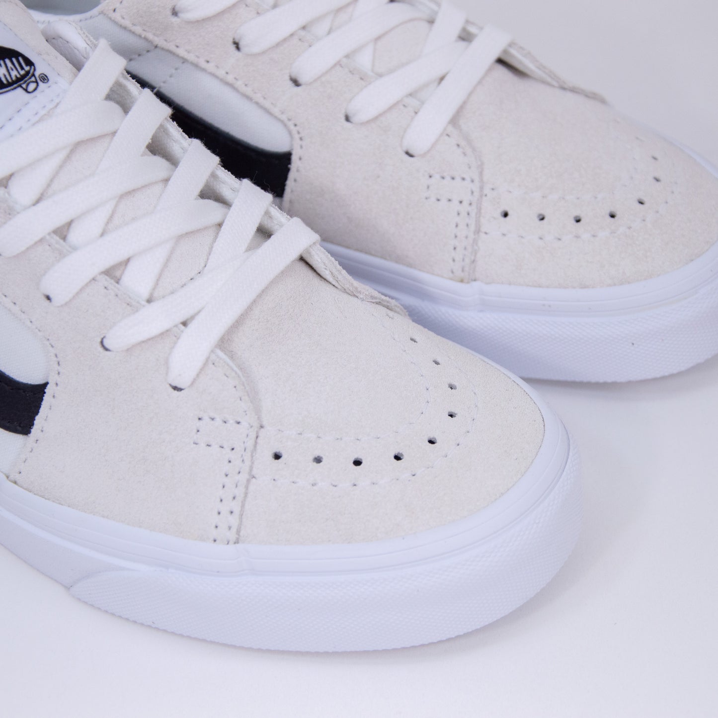 Sk8-Low - Contrast White_Black_5
