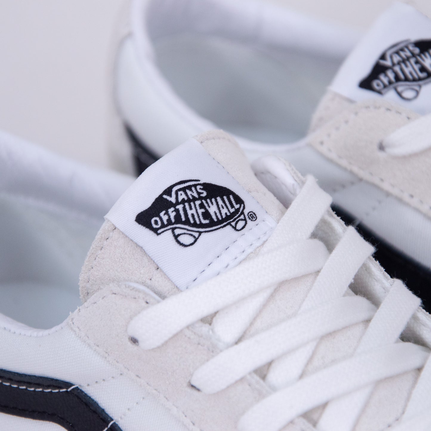 Sk8-Low - Contrast White_Black_6