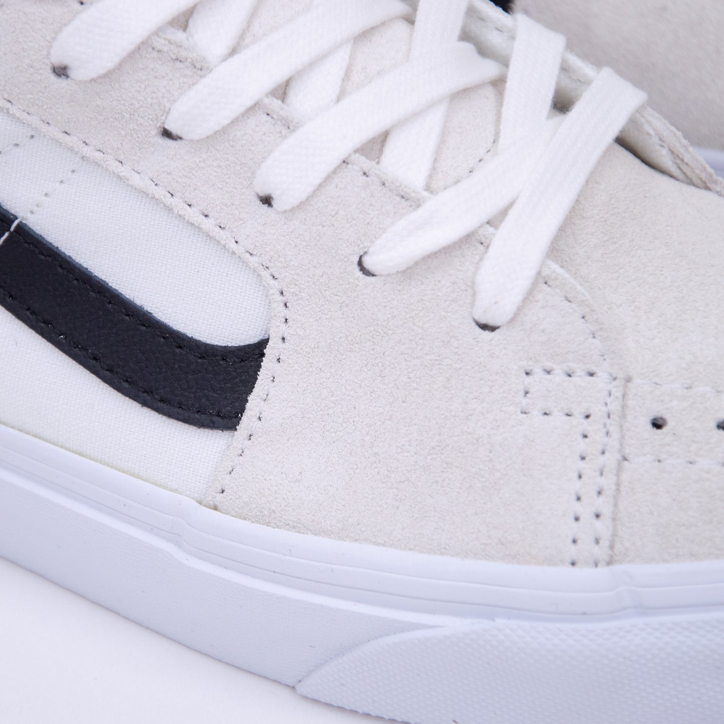 Sk8-Low - Contrast White_Black_7