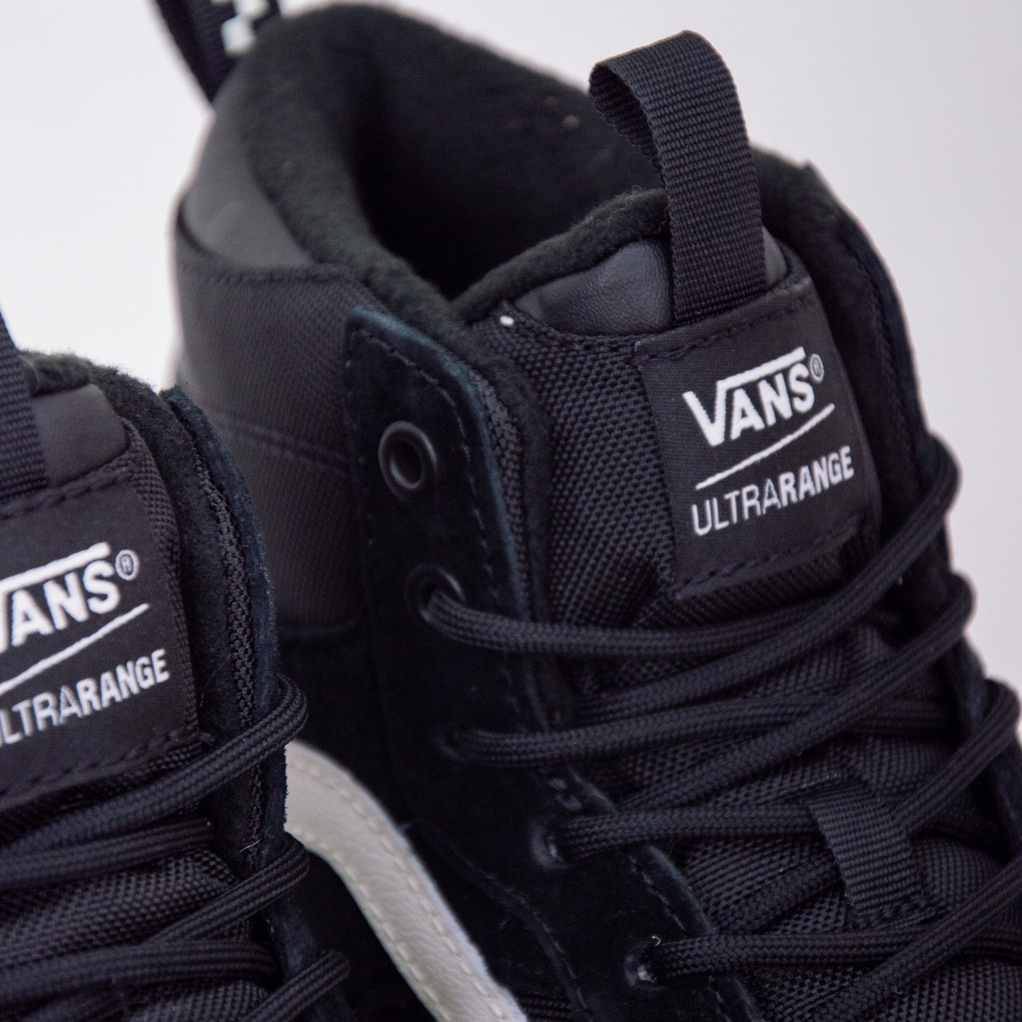 Vans - ultrarange exo - black_marshmallow_6