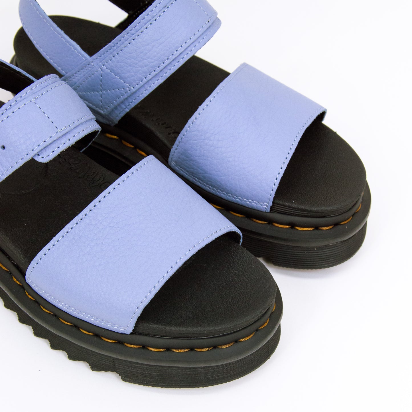 dr martens-voss-zen blue-pisa-detail toe