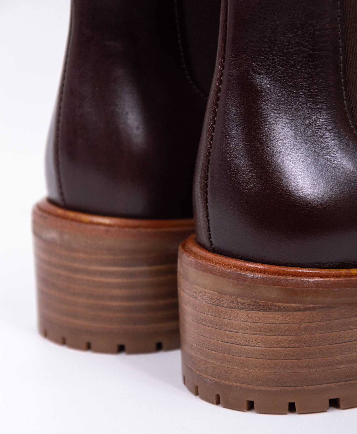 sessun-pierce-detail heel