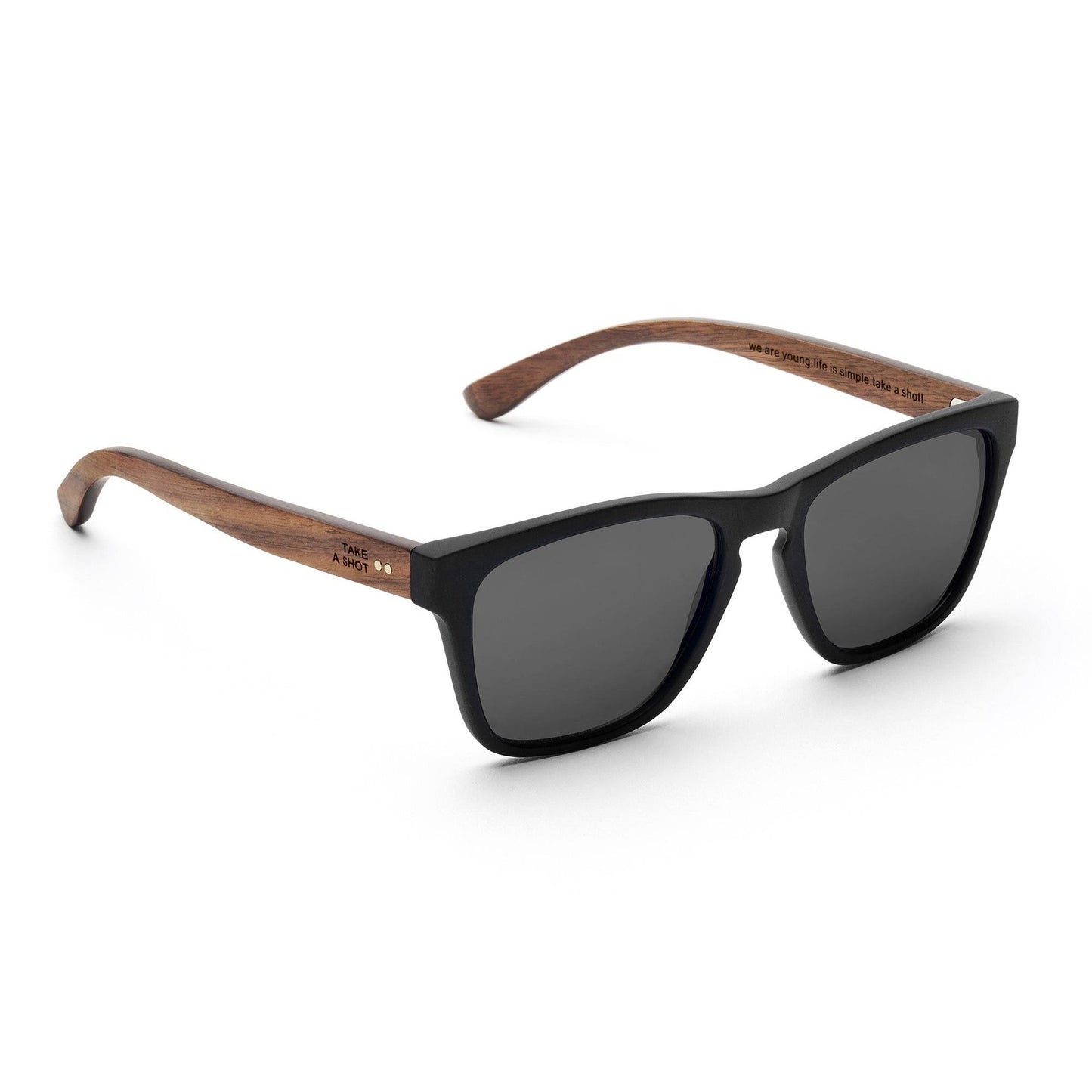 the-shadow-walnuss-sonnenbrille-2_7623bf4d-e3bb-4f09-992f-5299e560284c_1800x1800