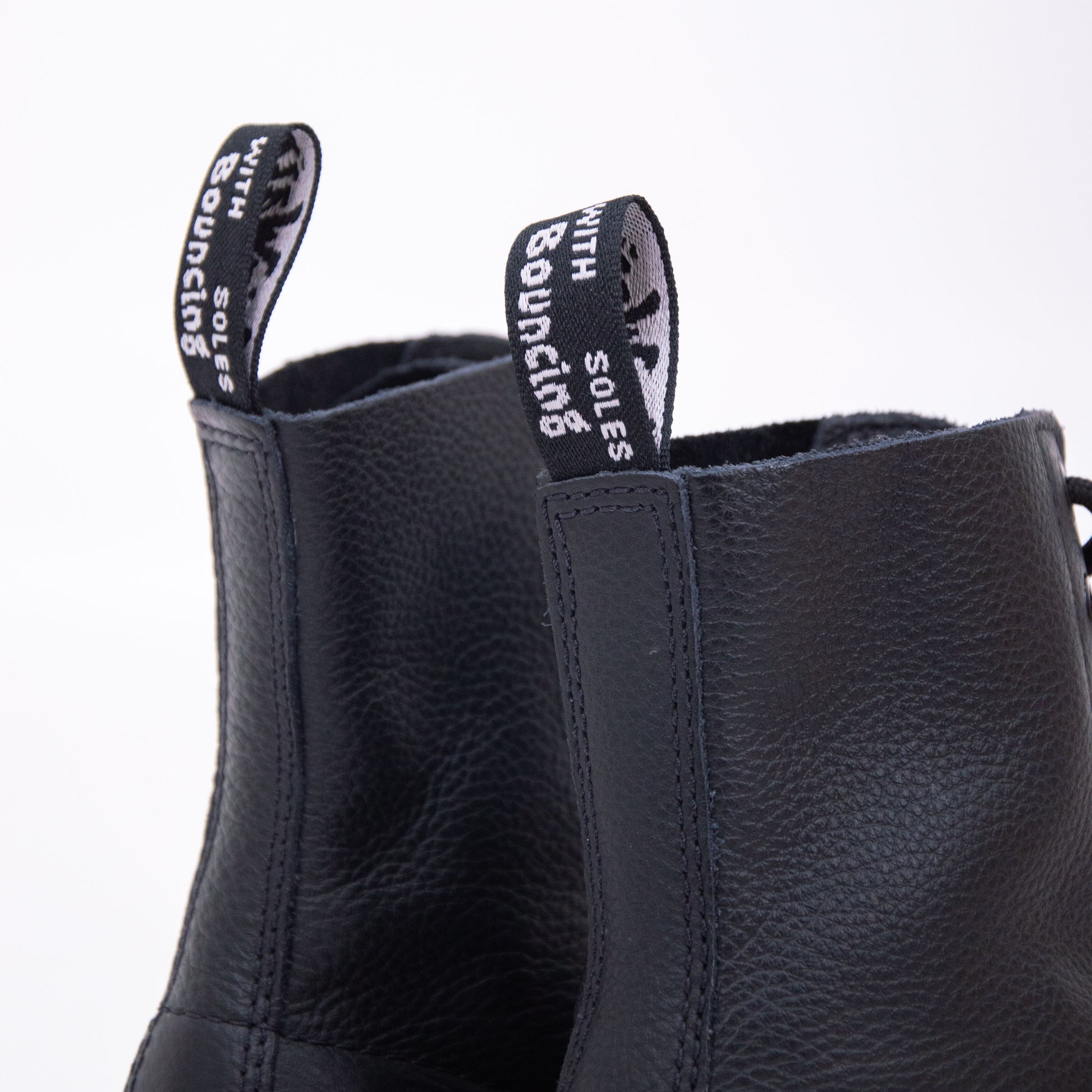 1461-pascal-mono black_2