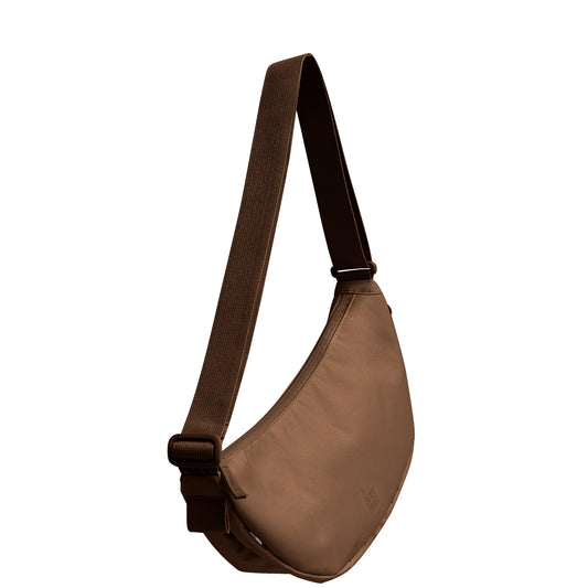 230711_MOON_BAG_small_Monochrome_Edition_trench_02-diagonal_compressed