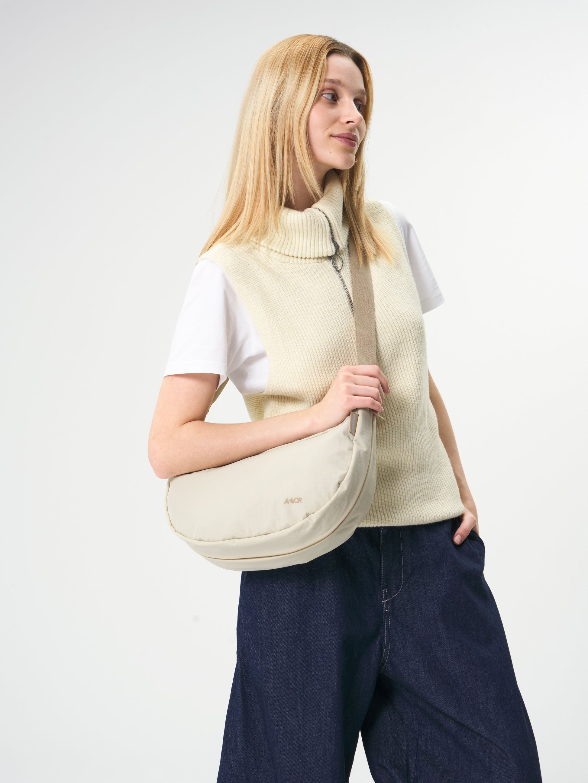 AVR-BLW-001-10058-AEVOR-Bike-Sling-Bag-Off-White-51