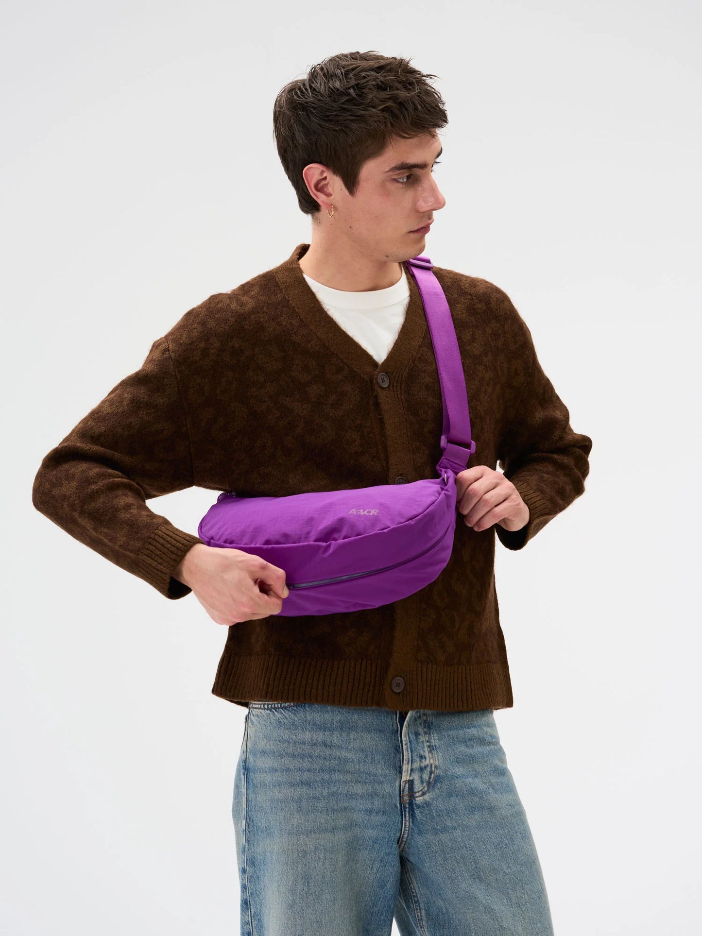 Aevor - BIKE SLING BAG - Electric Fuchsia