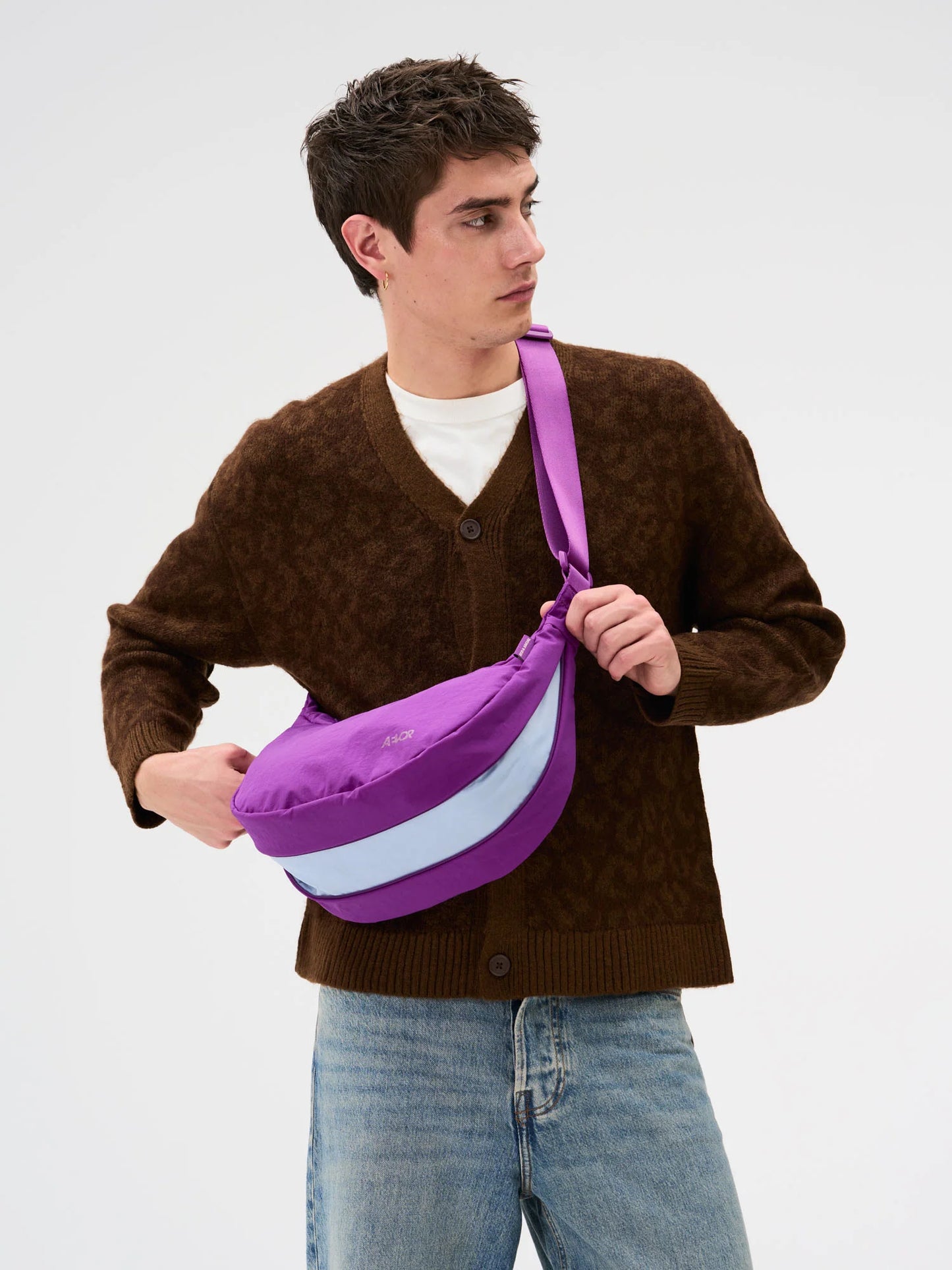 Aevor - BIKE SLING BAG - Electric Fuchsia