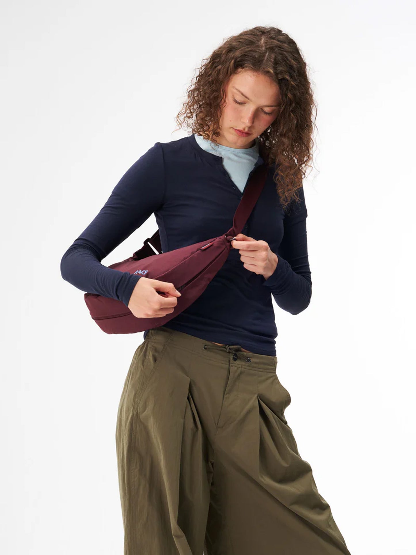 Aevor - BIKE SLING BAG - Burgundy