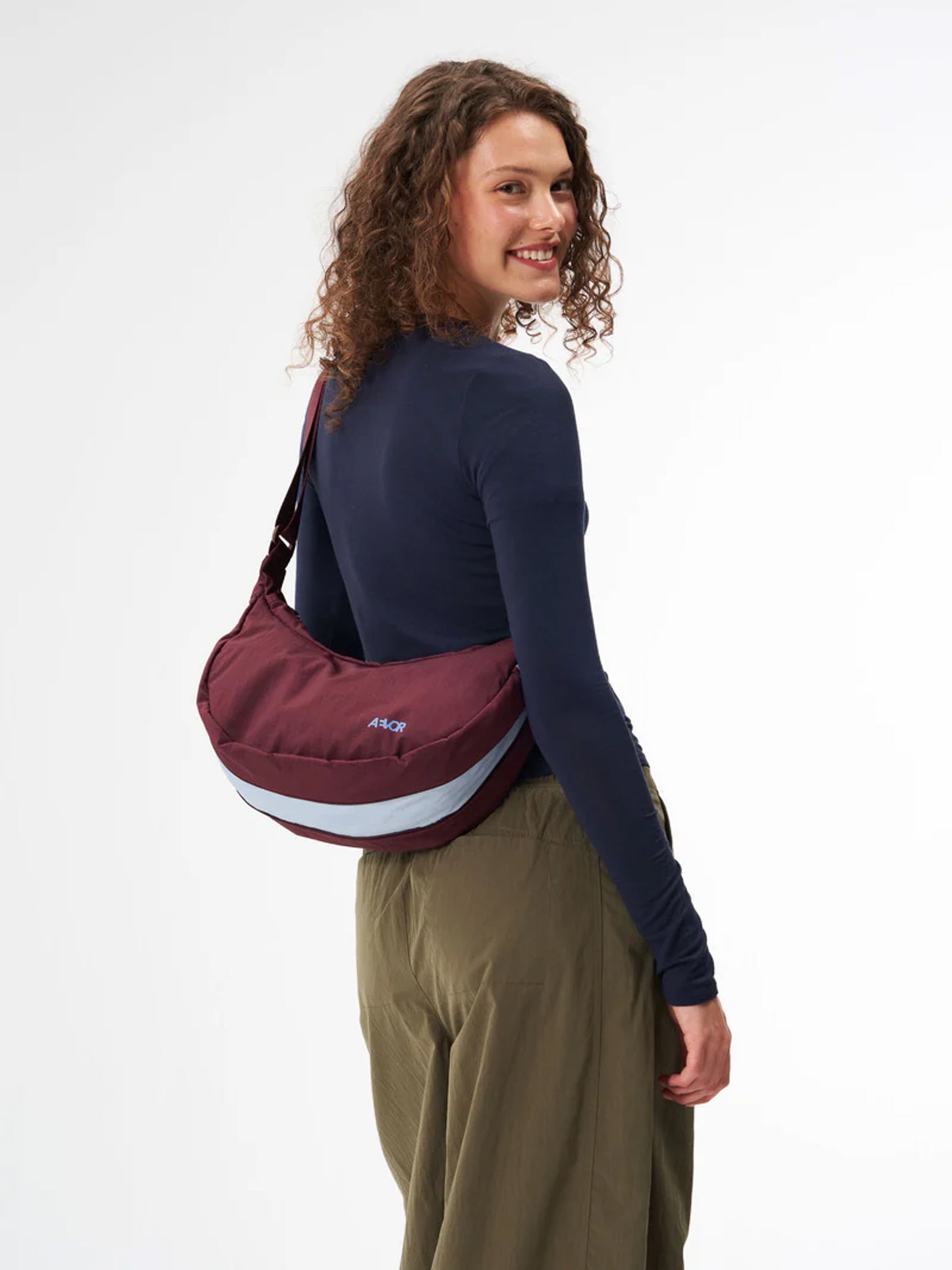Aevor - BIKE SLING BAG - Burgundy