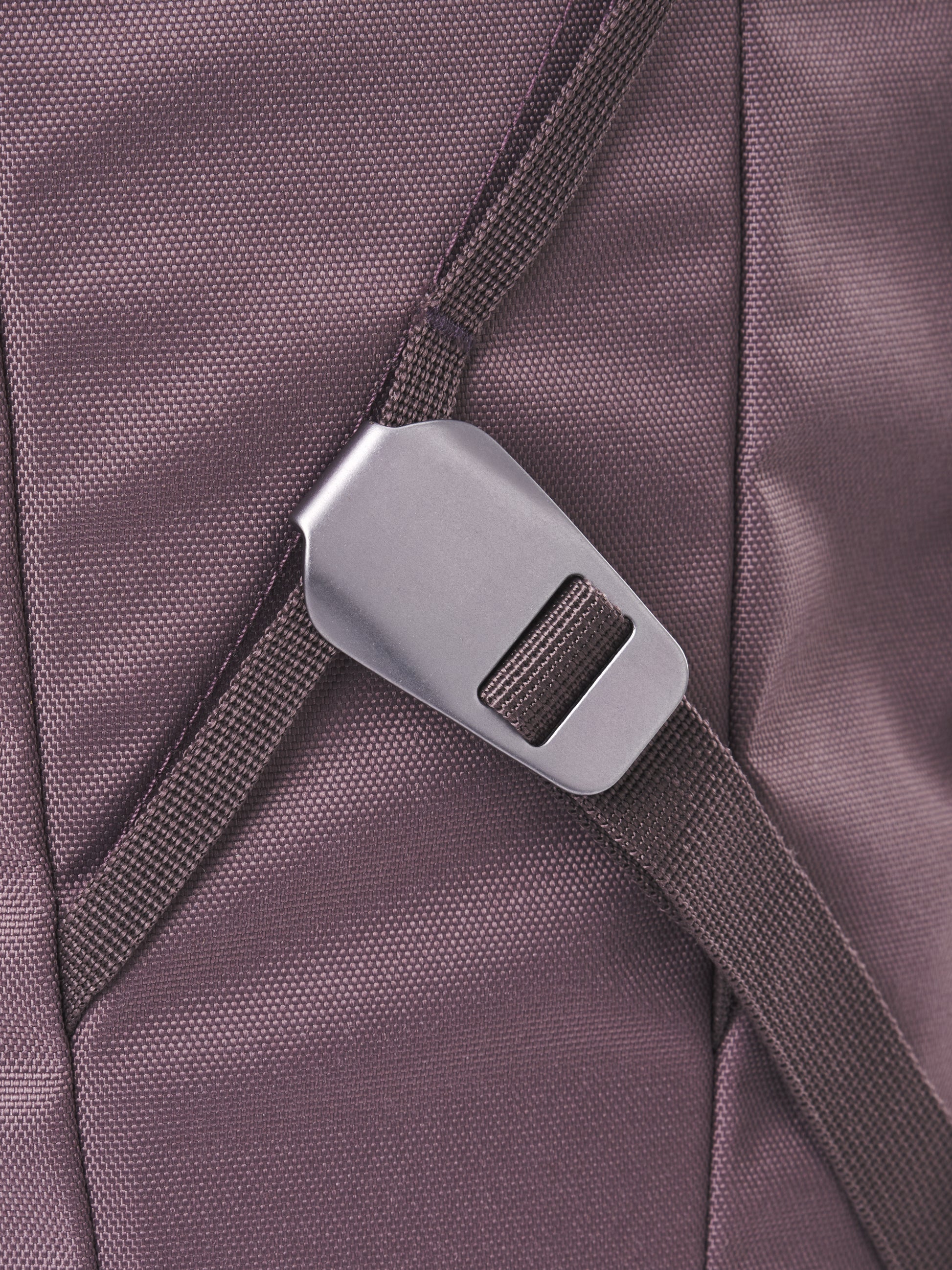 AVR-BPS-001-40151-AEVOR-Daypack-Oxy-Purple-08