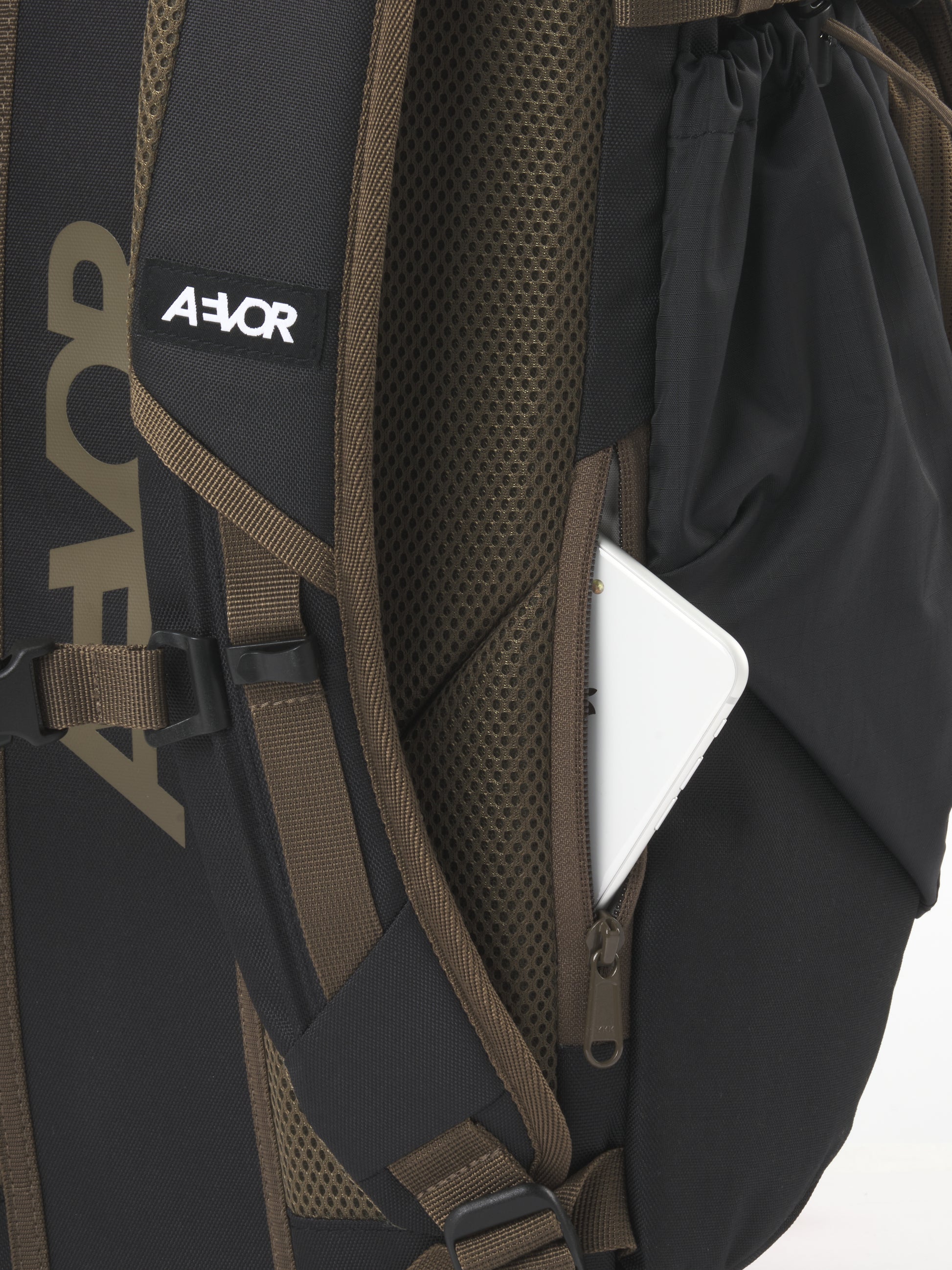 AVR-RPL-001-20142-AEVOR-Roll-Pack-Black-Olive-06