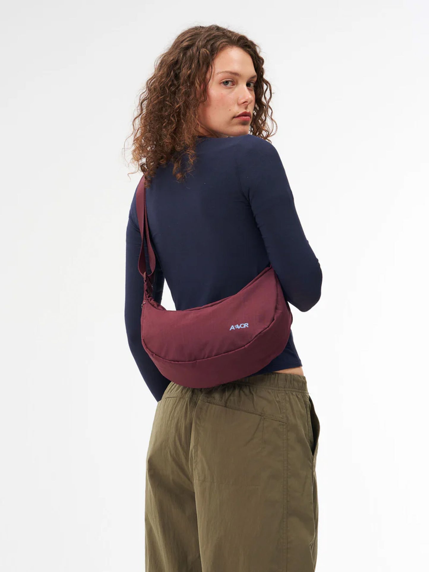 Aevor - SLING BAG SMALL - Burgundy