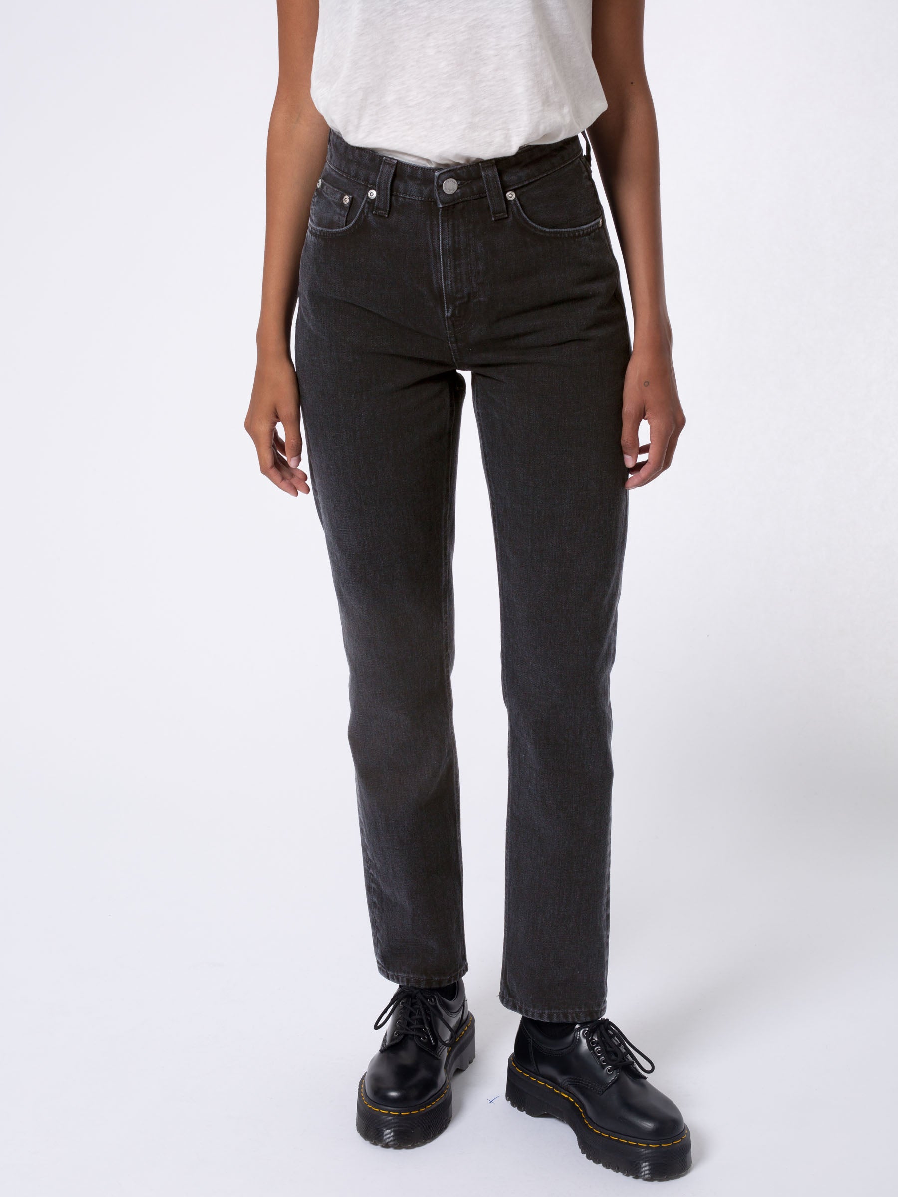 Breezy Britt Black Worn 113322 06