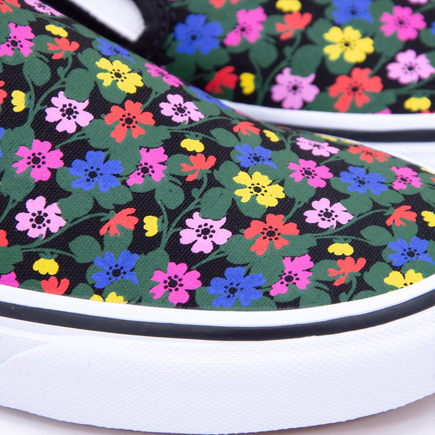 Classic Slip-On - Floral Blk Wht - detail flower