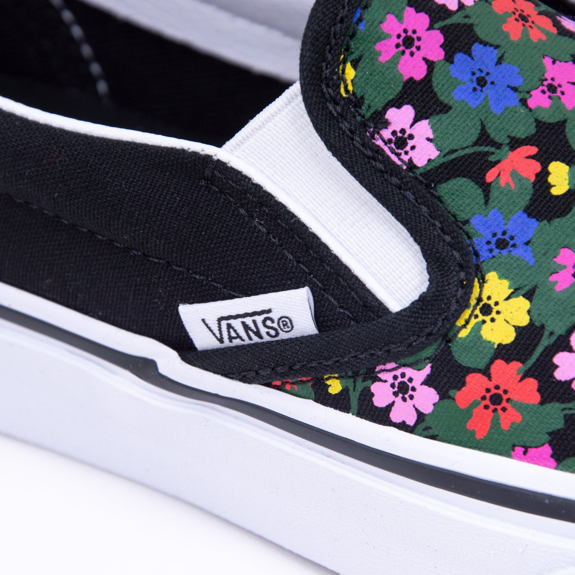 Classic Slip-On - Floral Blk Wht - detail label