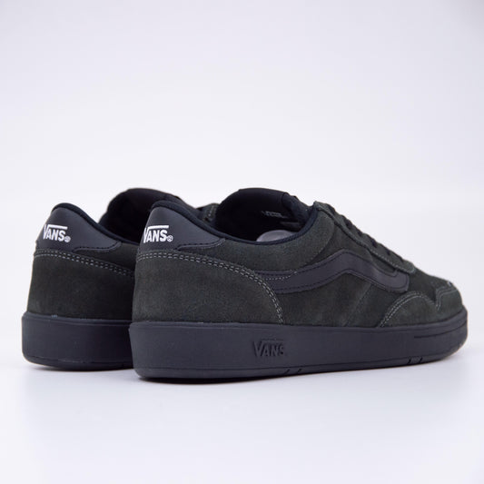 Cruze-Too---Black-Outsole_Black-Ink_11