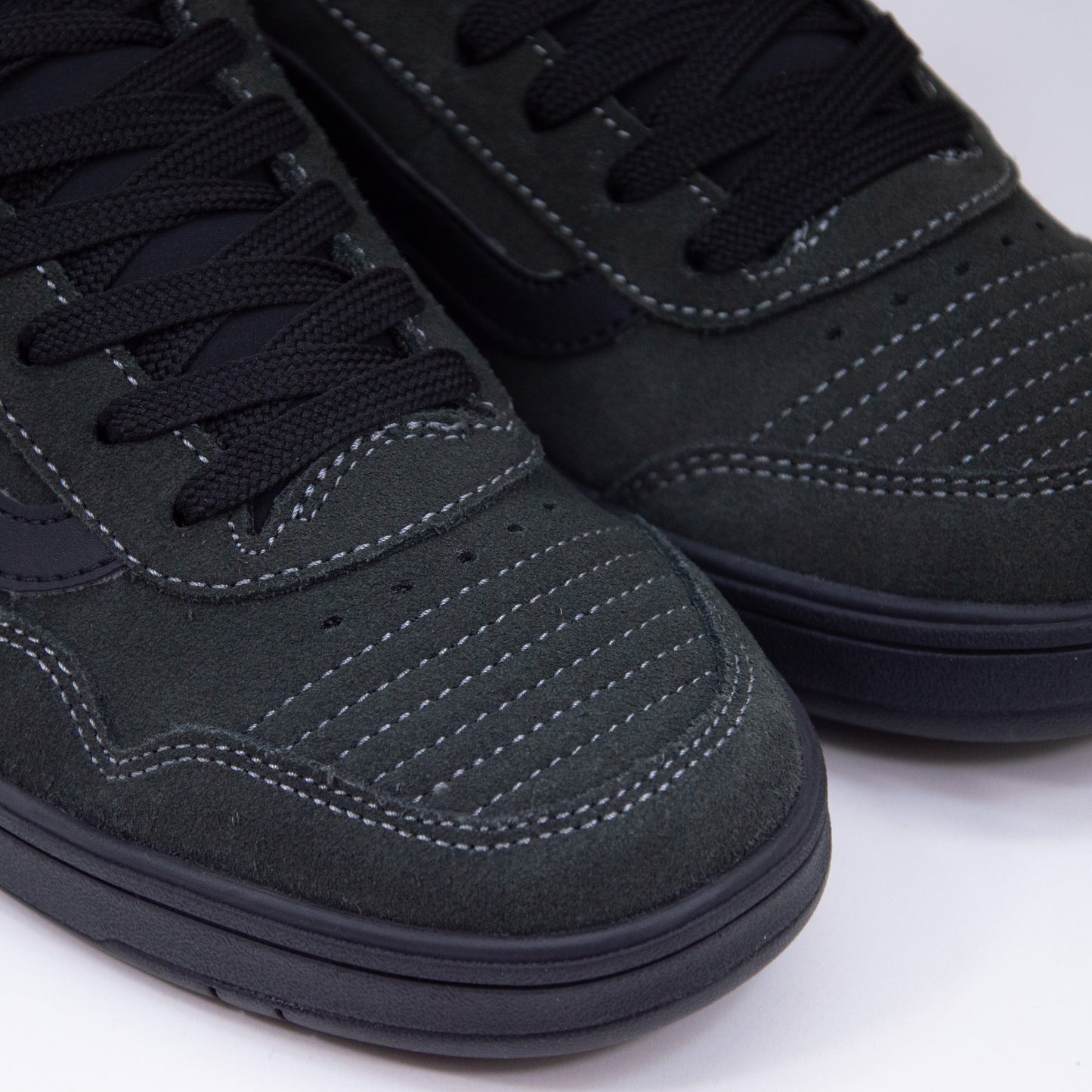 Cruze Too - Black Outsole_Black Ink_9