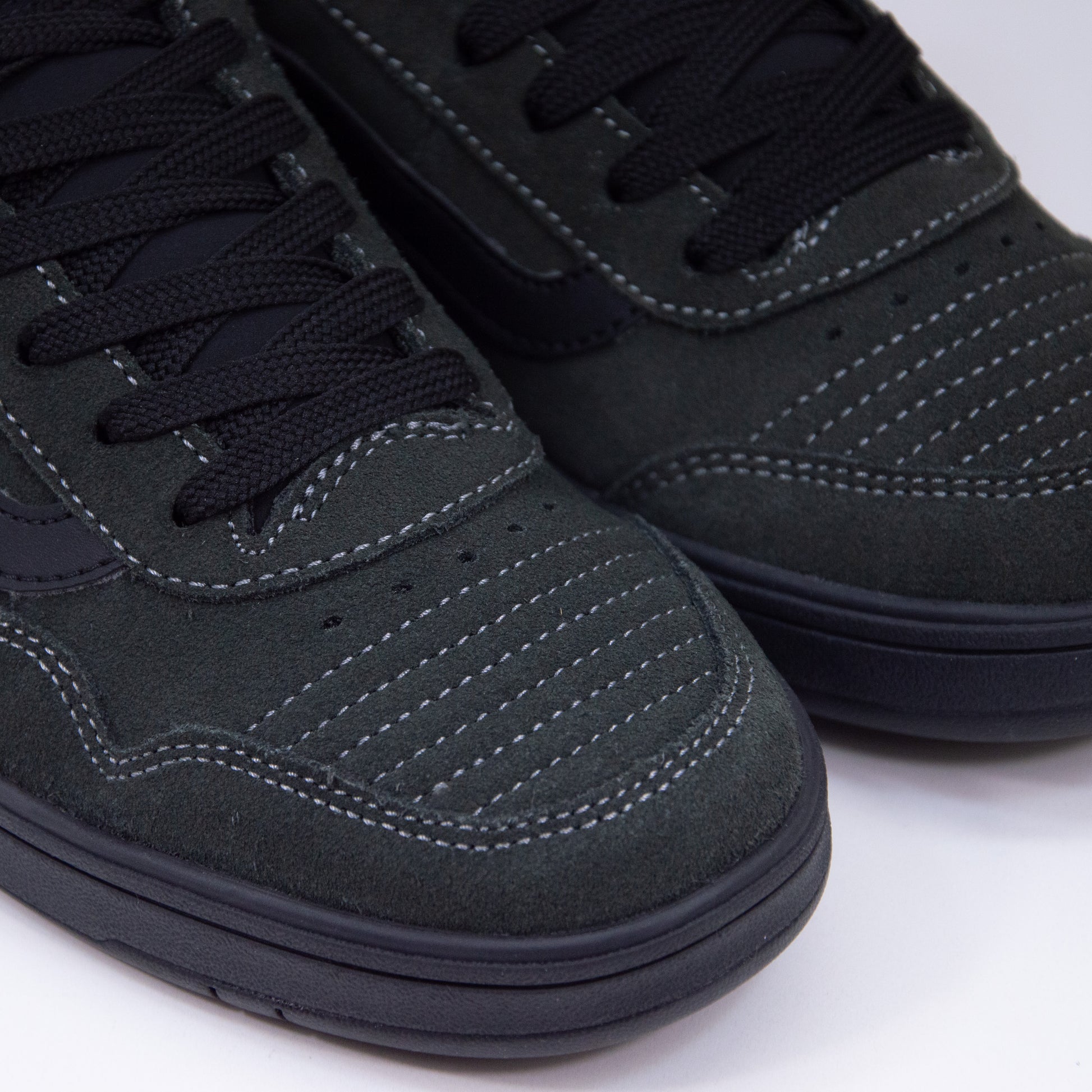 Cruze Too - Black Outsole_Black Ink_9