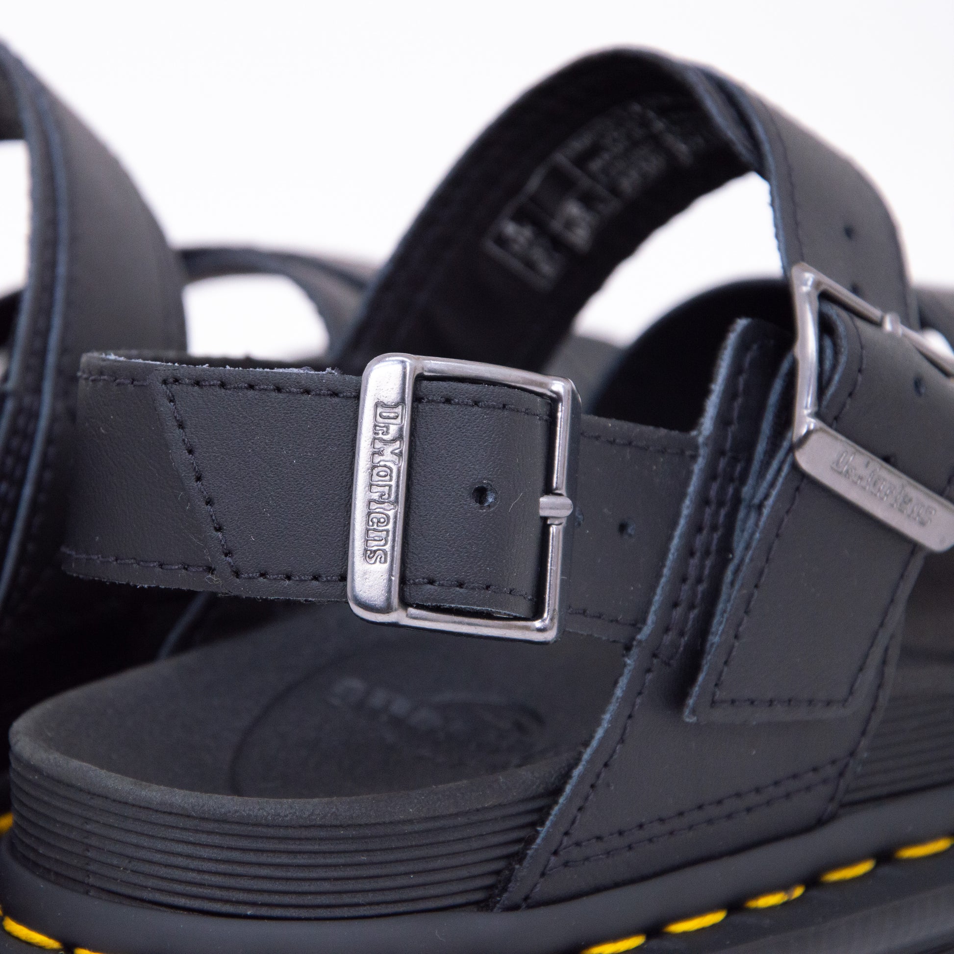 Dr. Martens - Voss II - Black - detail schnalle