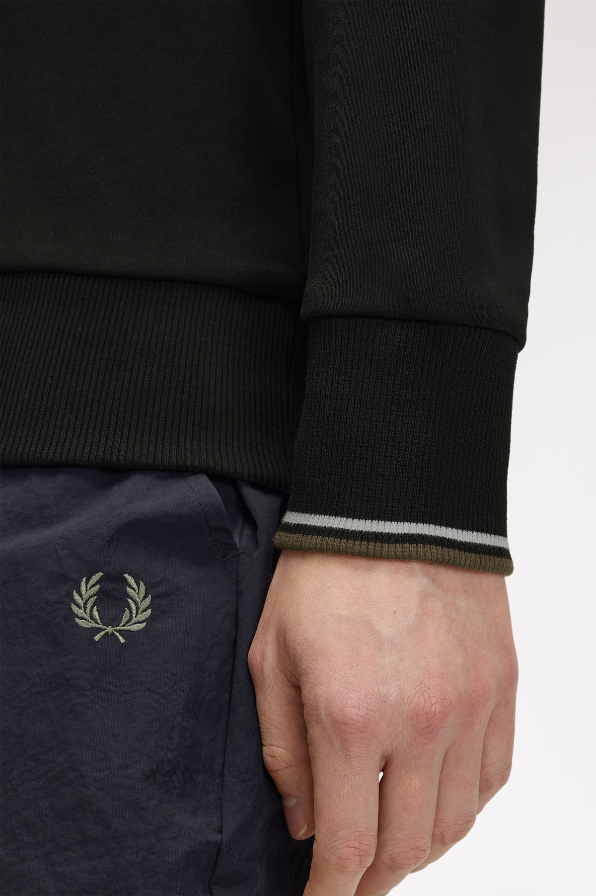 Fred Perry_CREW NECK SWEATSHIRT_Grün