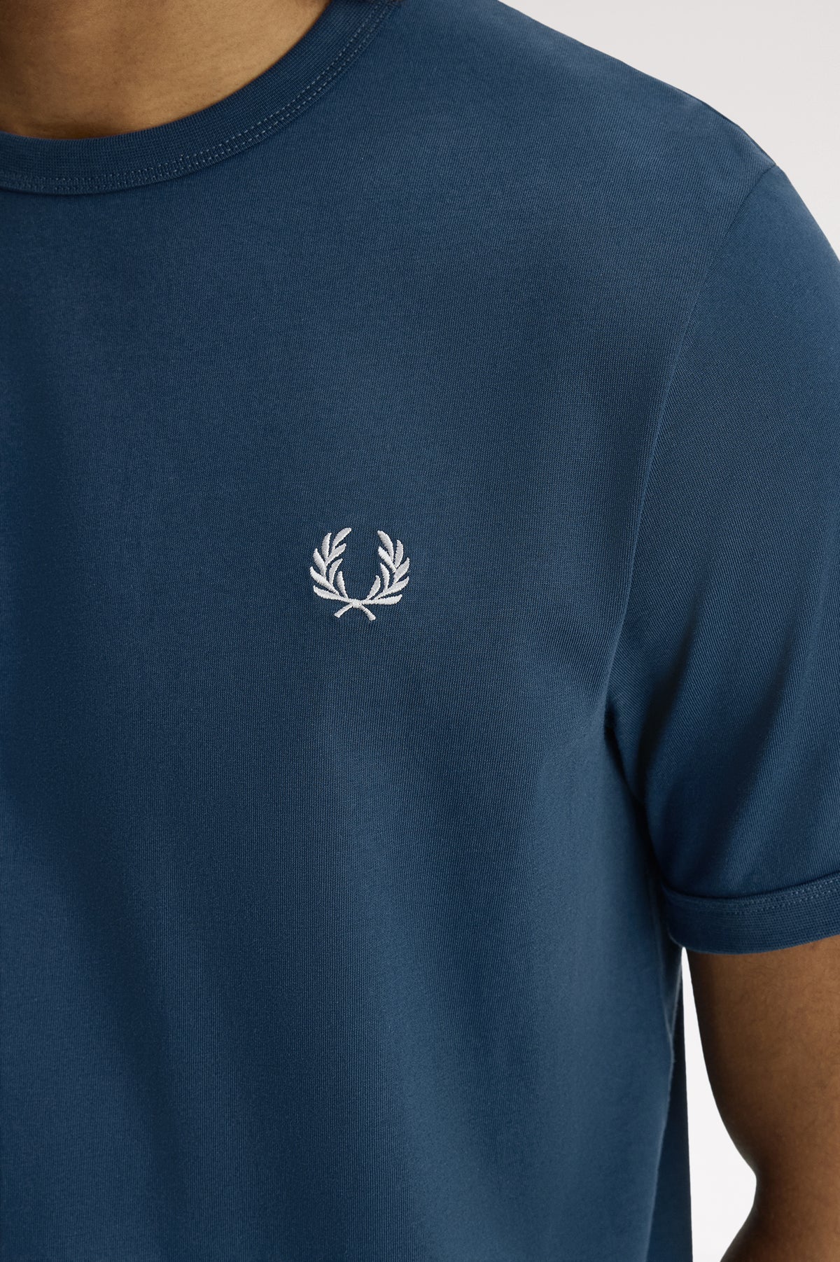 Fred_Perry_RINGER_T-SHIRT_Mod_Blue_M3519_30C