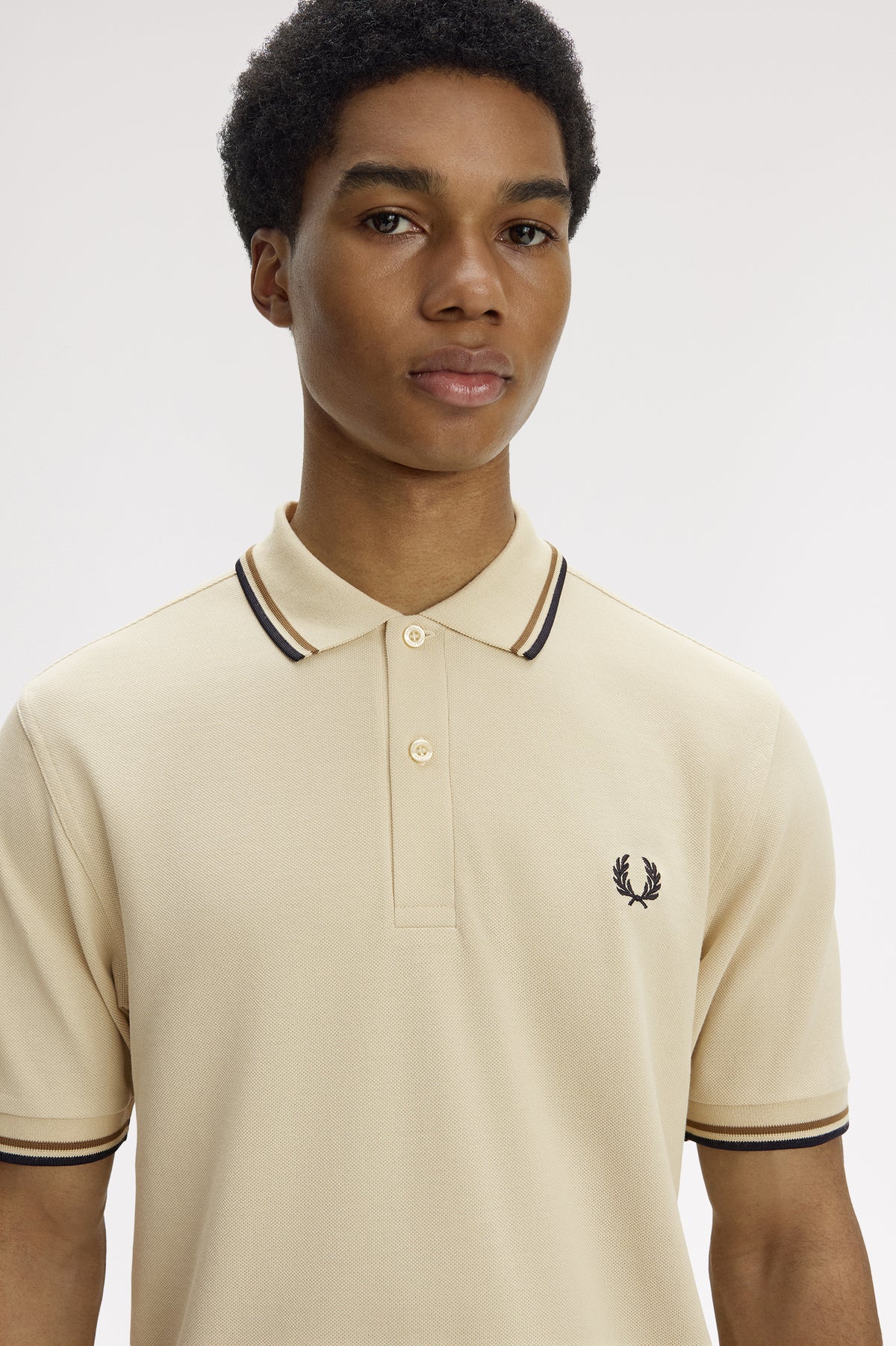 Fred_Perry_TWIN_TIPPED_FRED_PERRY_SHIRT_Oatmeal/Bronze/Navy_M3600_43D