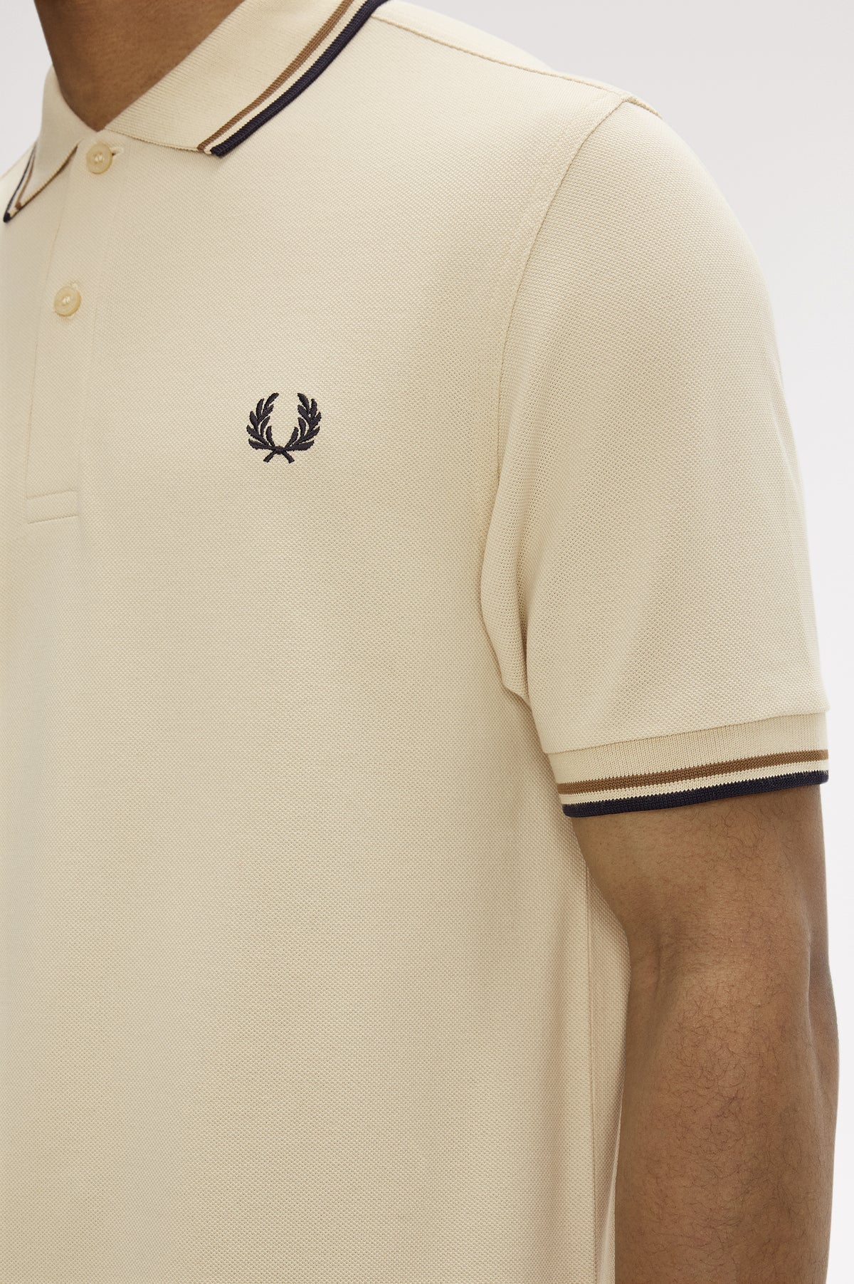 Fred_Perry_TWIN_TIPPED_FRED_PERRY_SHIRT_Oatmeal/Bronze/Navy_M3600_43D