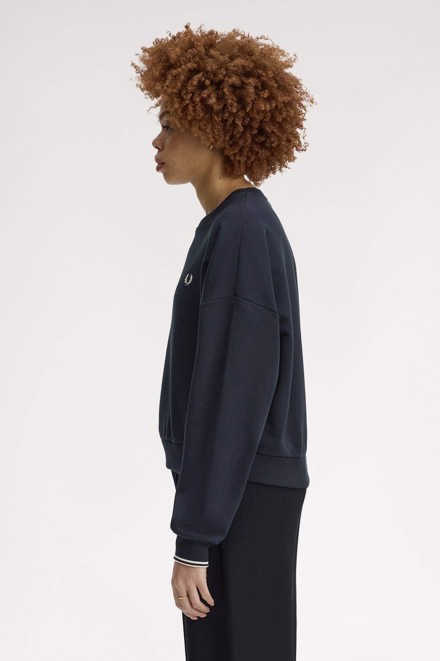 Fred Perry - W' CREW NECK SWEATSHIRT - Navy/White