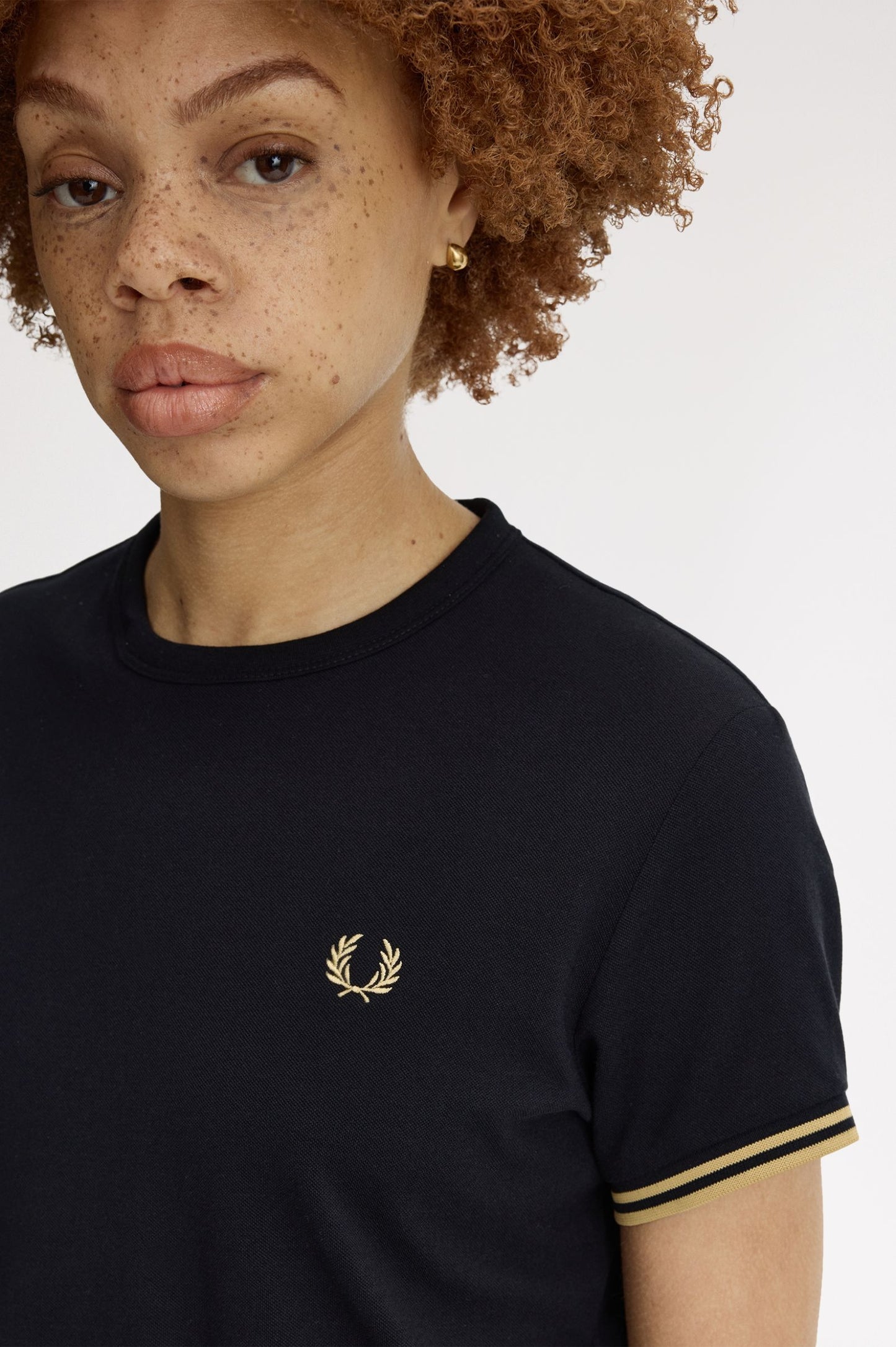 Fred Perry - TIPPED PIQUE T-SHIRT - Black/Campagne
