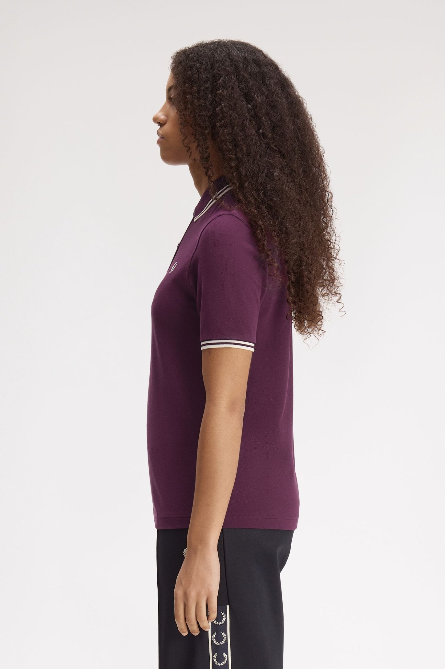 Fred Perry - W' TWIN TIPPED POLO SHIRT - Plum/Ecru/Ecru