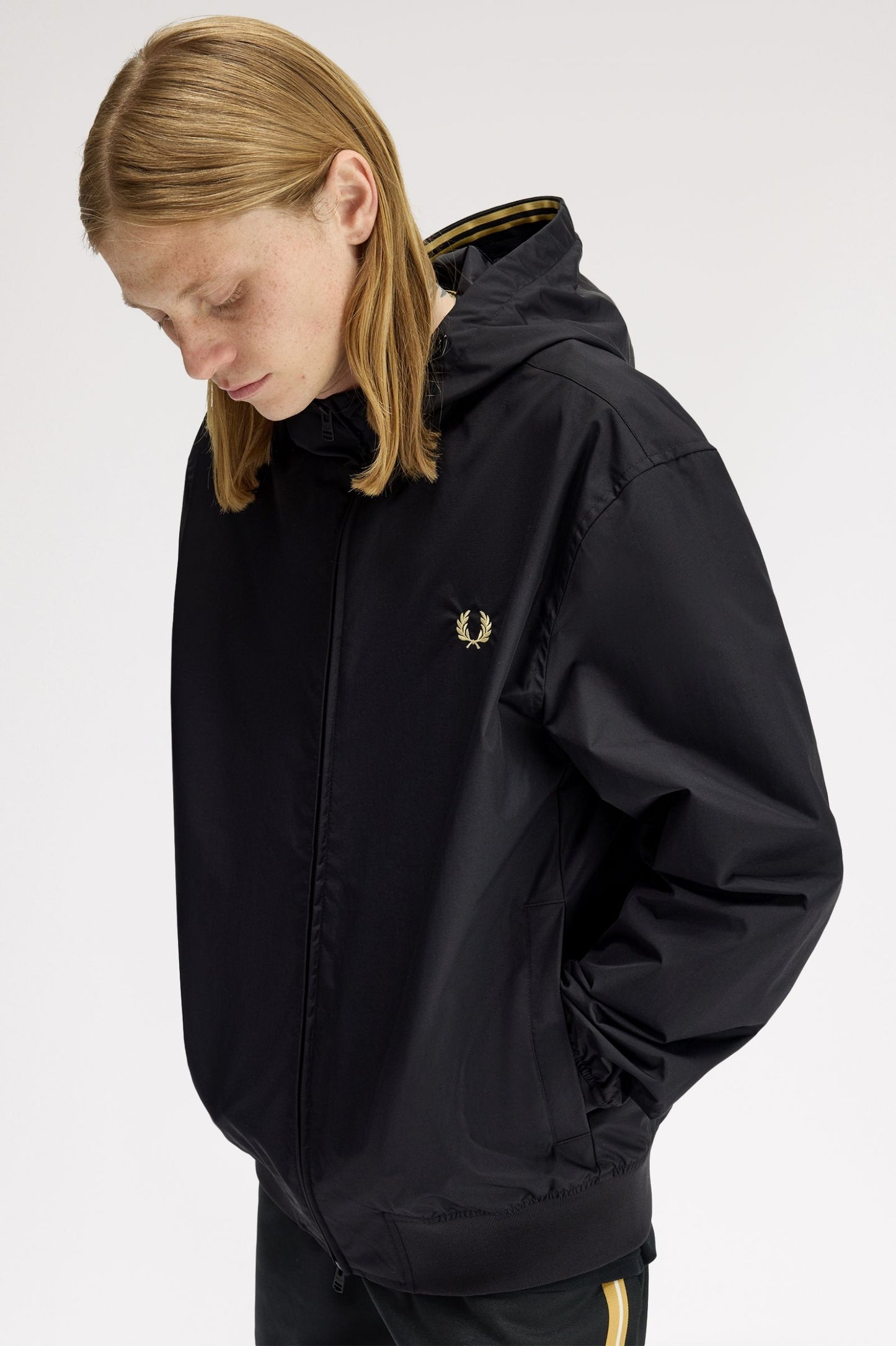 Fred Perry - HOODED BRENTHAM JACKET - Black