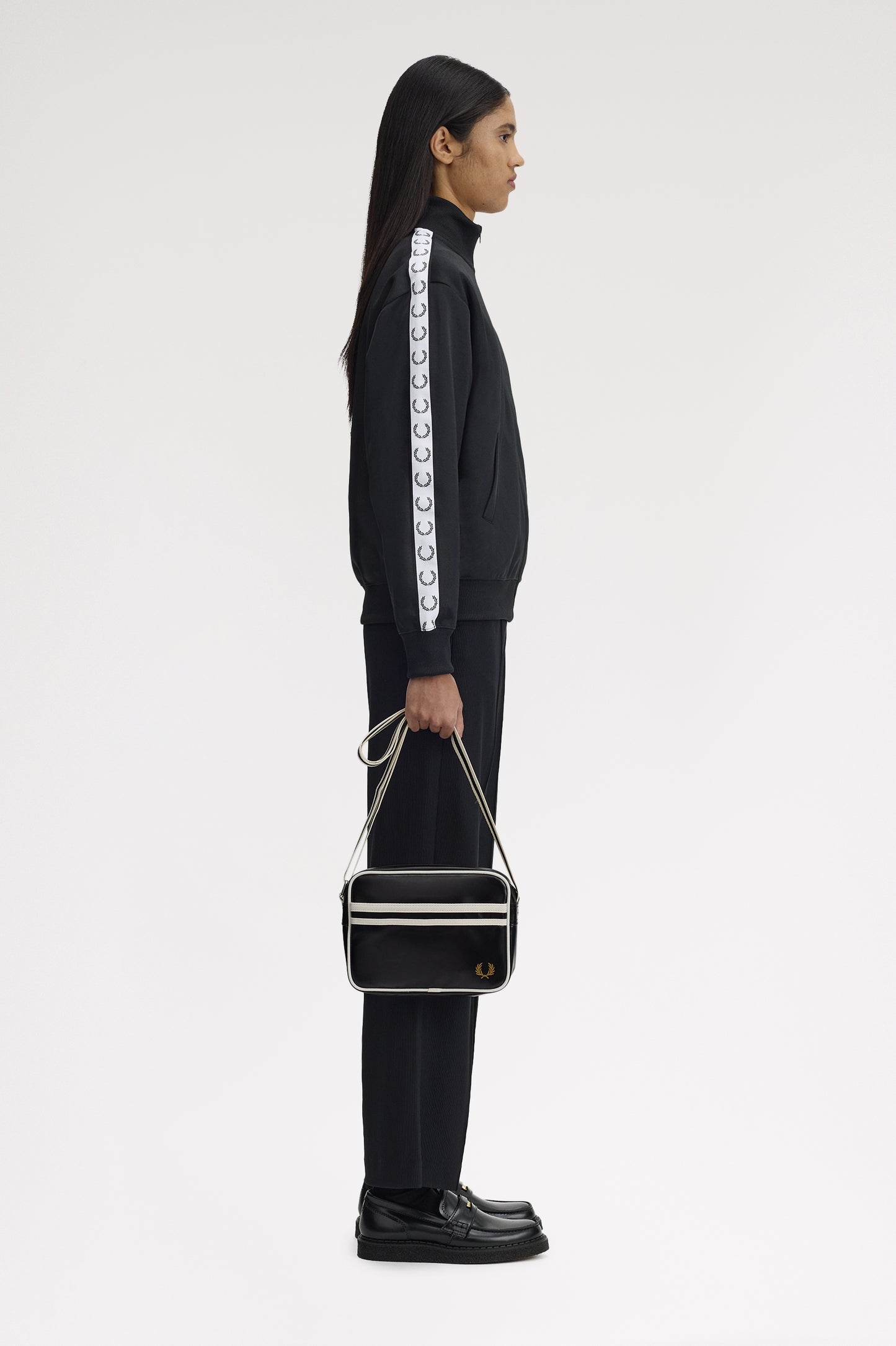 Fred Perry - CLASSIC MINI SHOULDER BAG - Black/Ecru