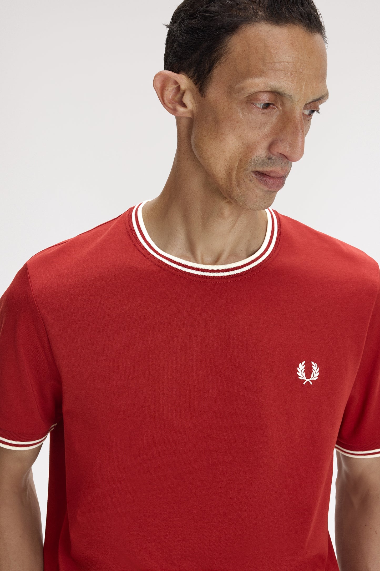 Fred Perry - TWIN TIPPED T-SHIRT - Burnt Red/Snow White